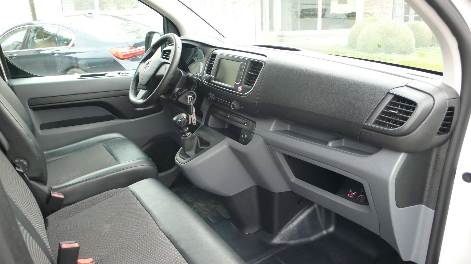 Opel Vivaro L3 D - 79.700km - 16200 euro + btw Garage Frank Mesure