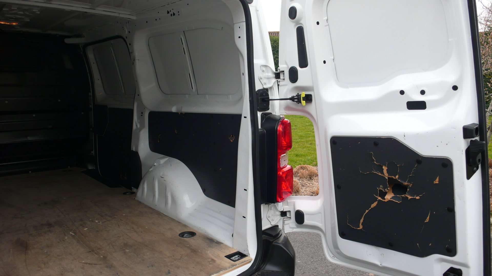 Opel Vivaro L3 D - 79.700km - 16200 euro + btw Garage Frank Mesure