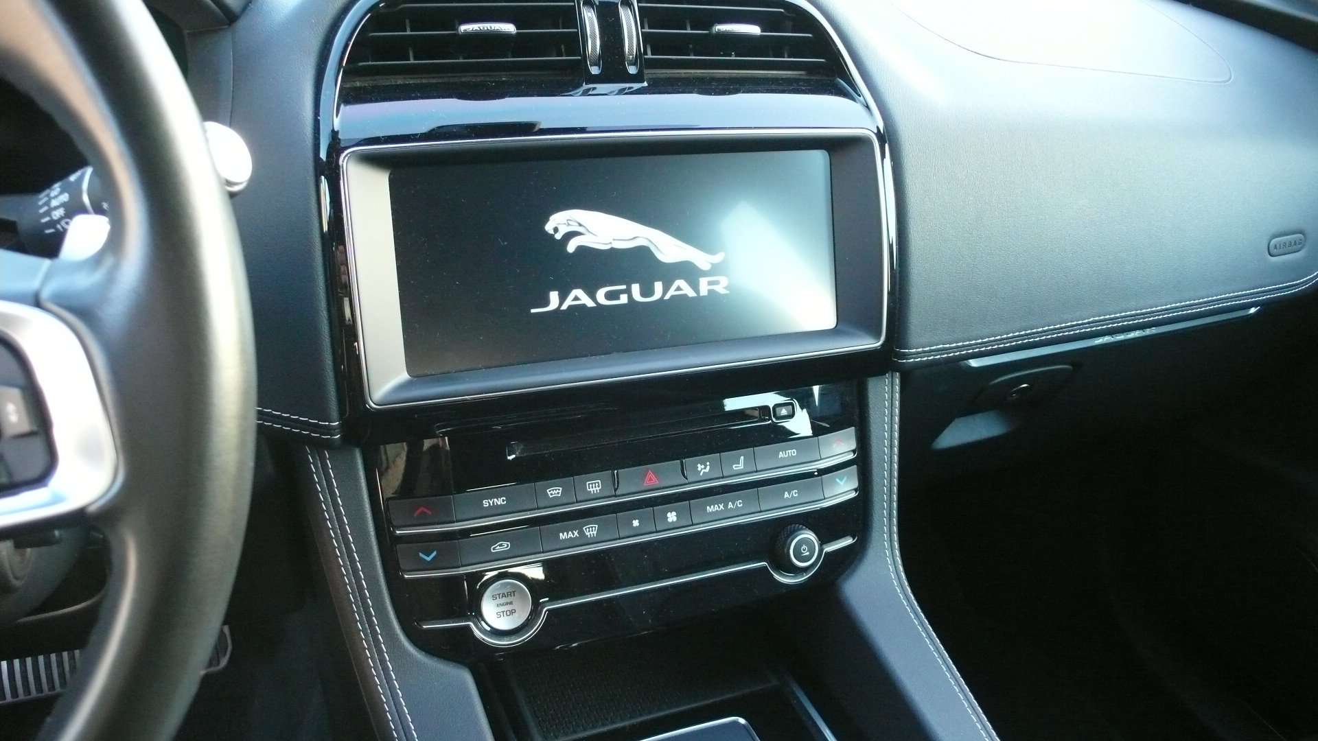 Jaguar F-Pace 2.0 D - R sport - FULL OPTIONS - 23885euro+btw Garage Frank Mesure