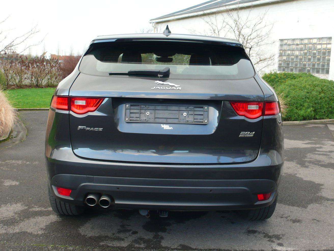 Jaguar F-Pace 2.0 D - R sport - FULL OPTIONS - 23885euro+btw Garage Frank Mesure