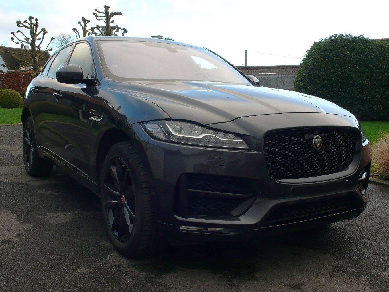Jaguar F-Pace 2.0 D - R sport - FULL OPTIONS - 23885euro+btw Garage Frank Mesure