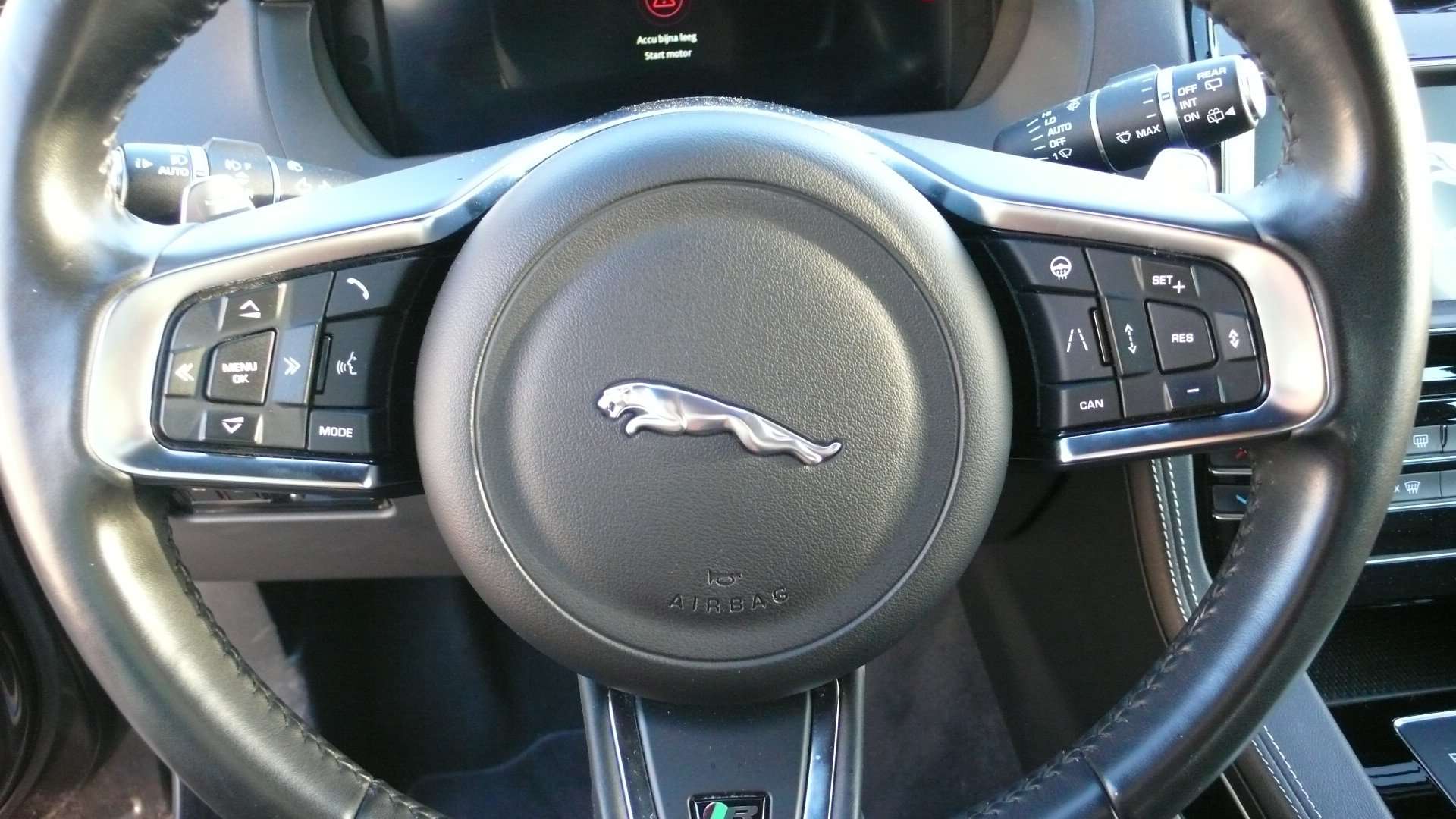 Jaguar F-Pace 2.0 D - R sport - FULL OPTIONS - 23885euro+btw Garage Frank Mesure