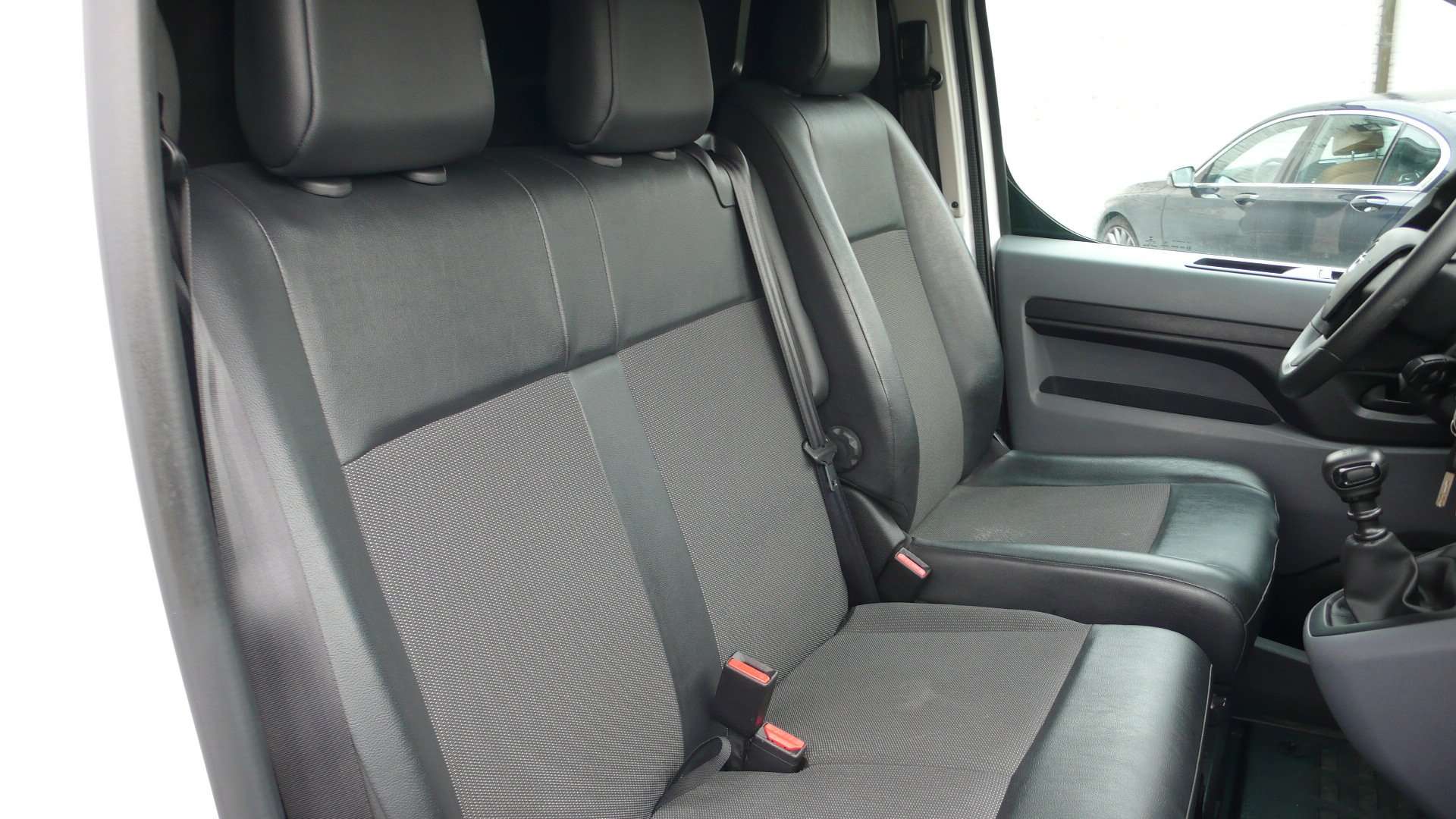 Opel Vivaro L3 D - 79.700km - 16200 euro + btw Garage Frank Mesure