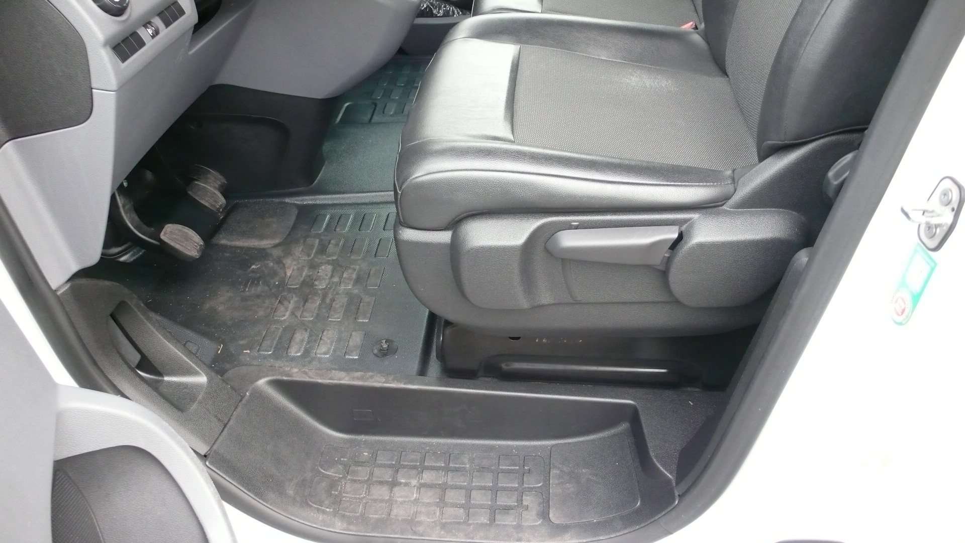 Opel Vivaro L3 D - 79.700km - 16200 euro + btw Garage Frank Mesure