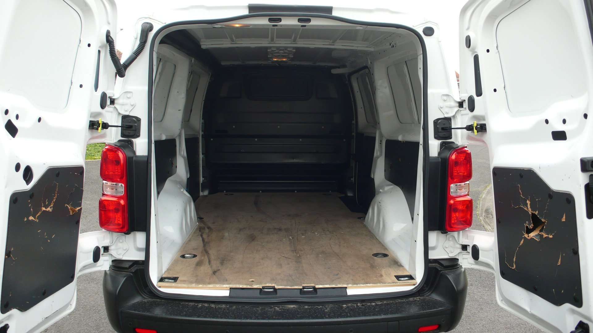 Opel Vivaro L3 D - 79.700km - 16200 euro + btw Garage Frank Mesure