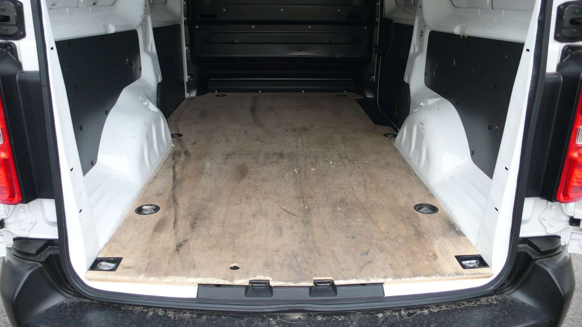 Opel Vivaro L3 D - 79.700km - 16200 euro + btw Garage Frank Mesure