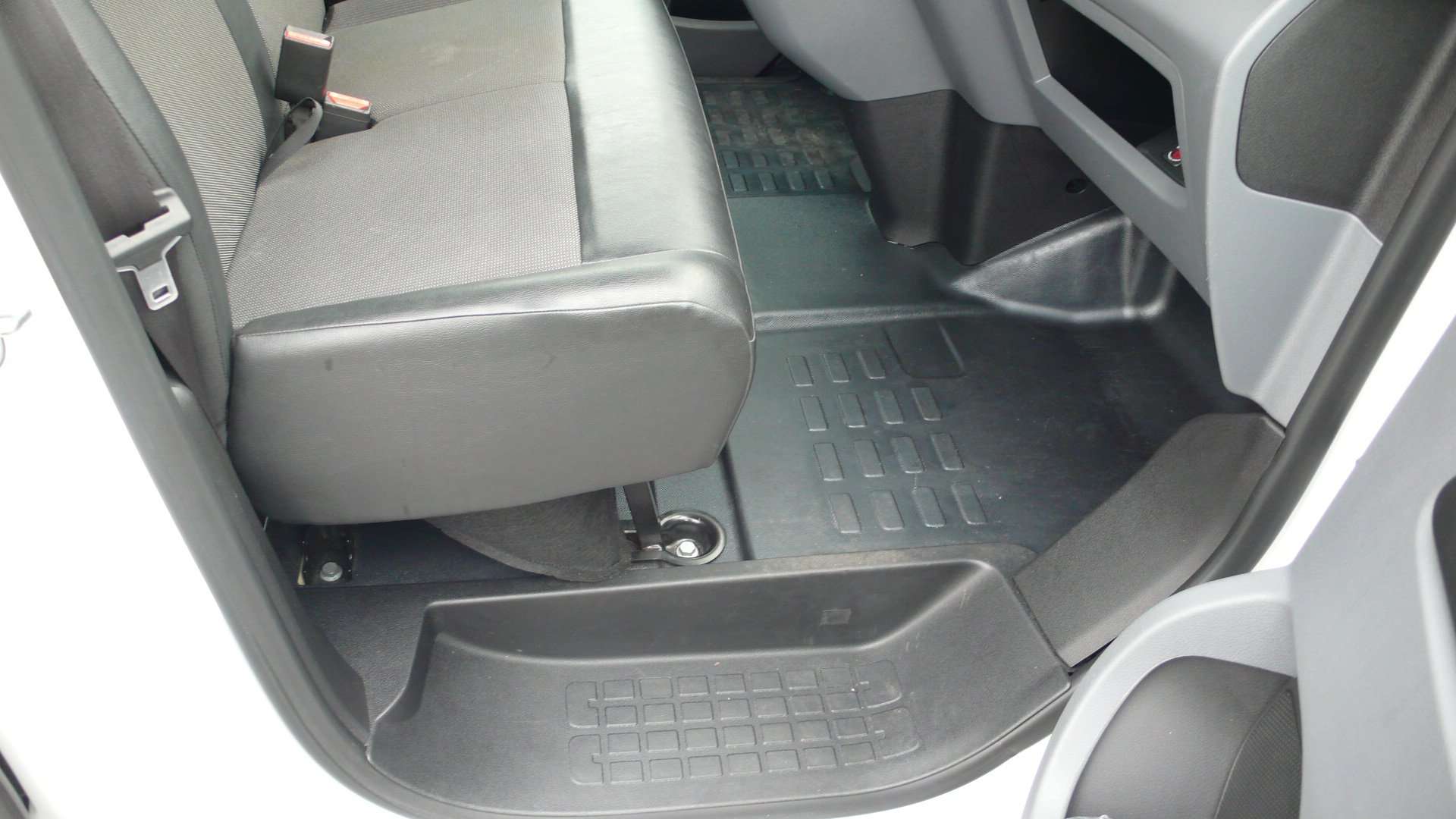 Opel Vivaro L3 D - 79.700km - 16200 euro + btw Garage Frank Mesure