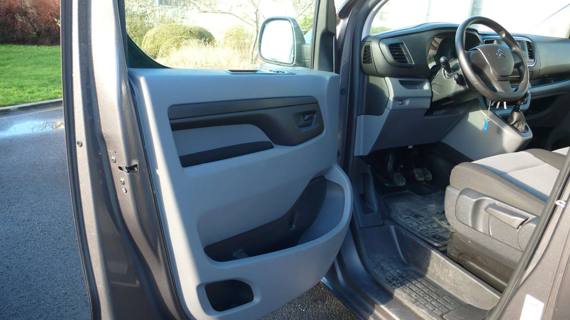 Citroen Jumpy L3 - minibus - 9 plaatsen - 17450 euro + btw Garage Frank Mesure