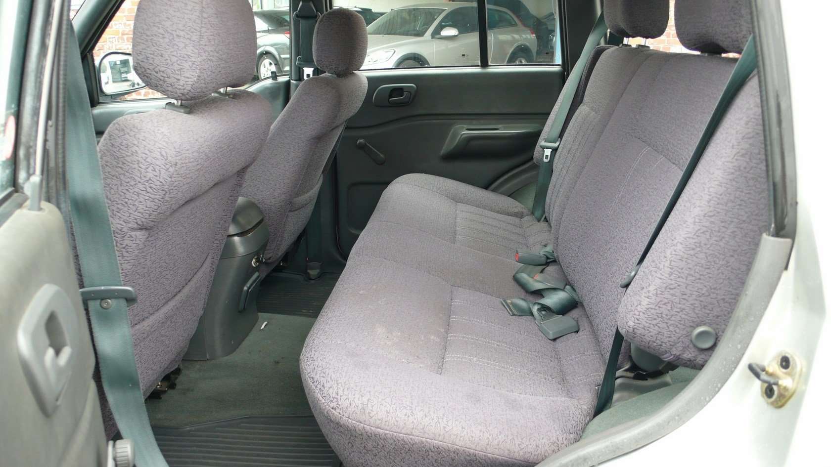 SsangYong Musso 2.3 Turbo - 661 L - 1900 euro Garage Frank Mesure