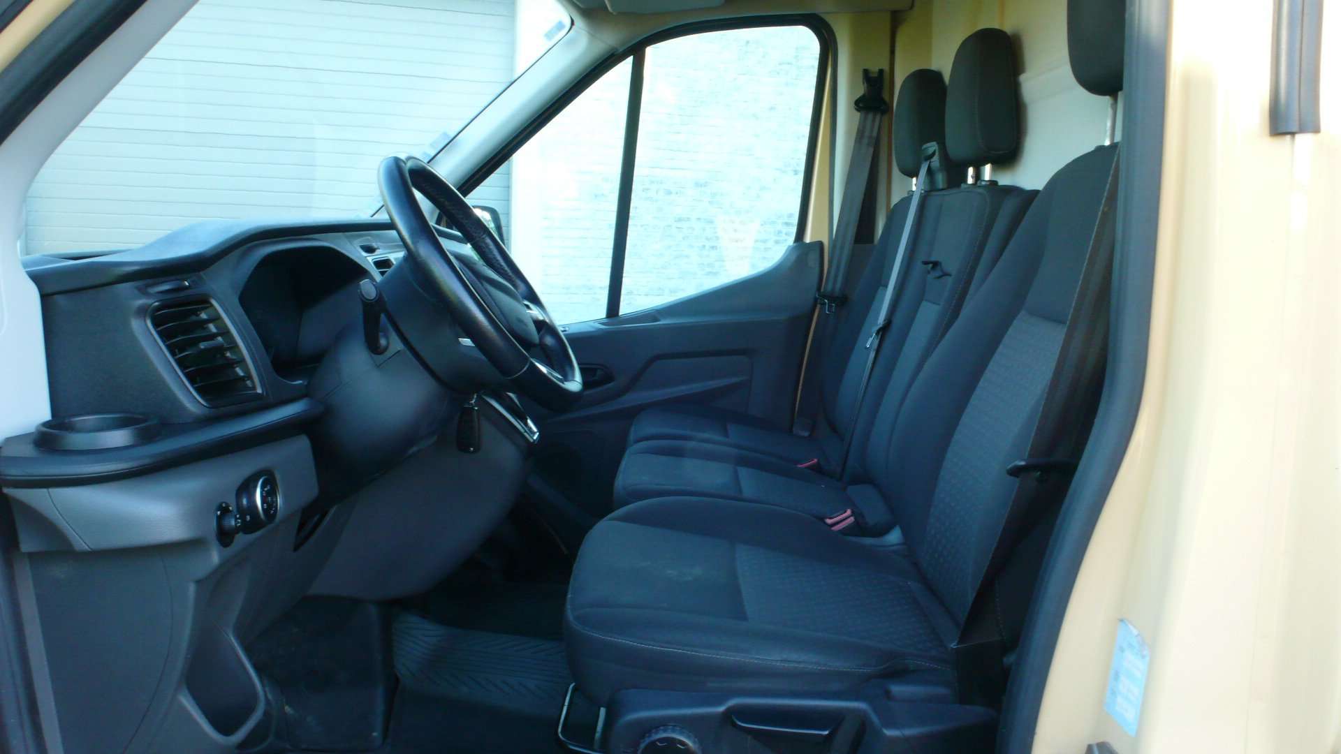 Ford Transit L2H2 - automaat - 130 pk - 14.400 euro+btw Garage Frank Mesure