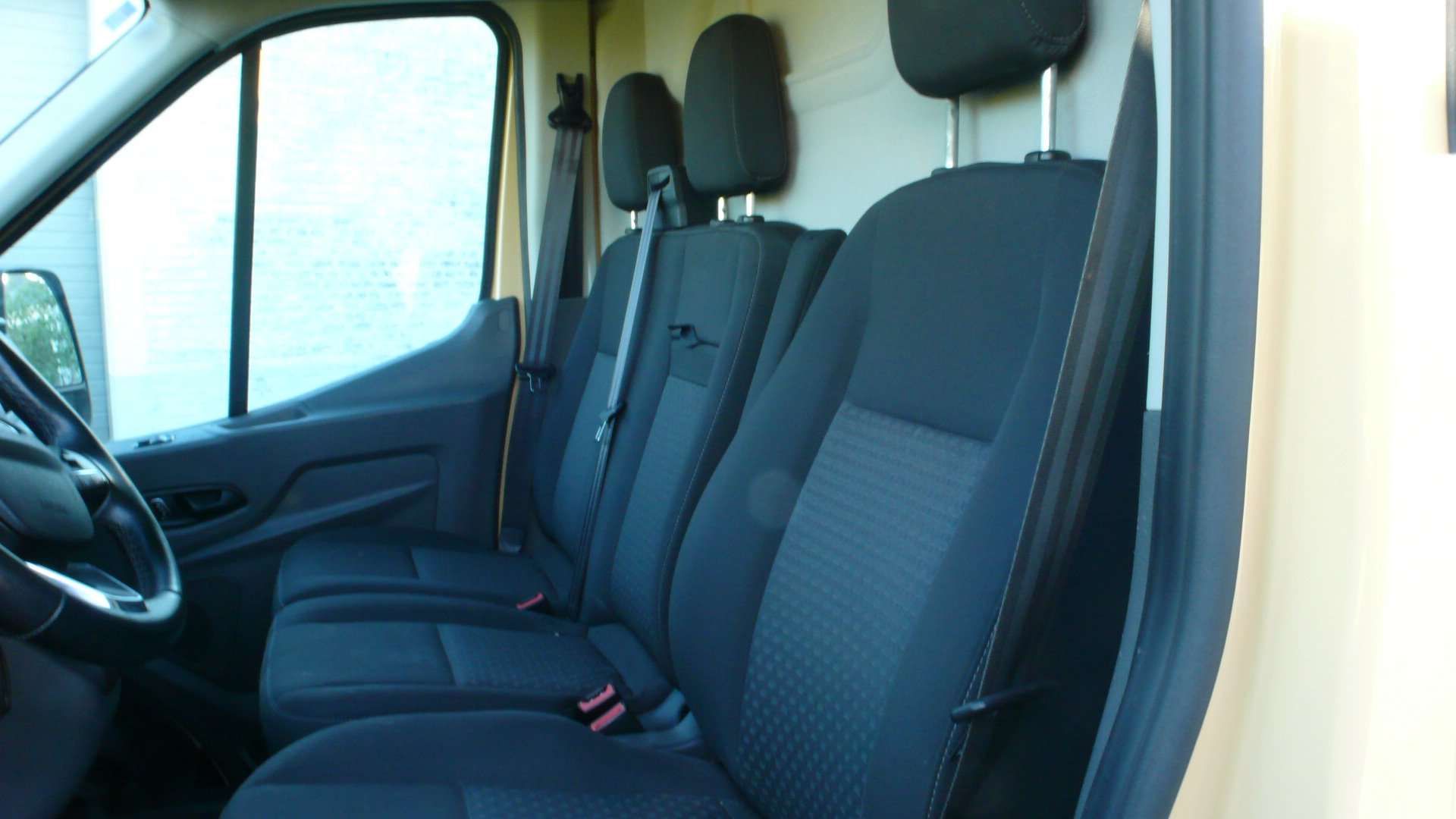 Ford Transit L2H2 - automaat - 130 pk - 14.400 euro+btw Garage Frank Mesure
