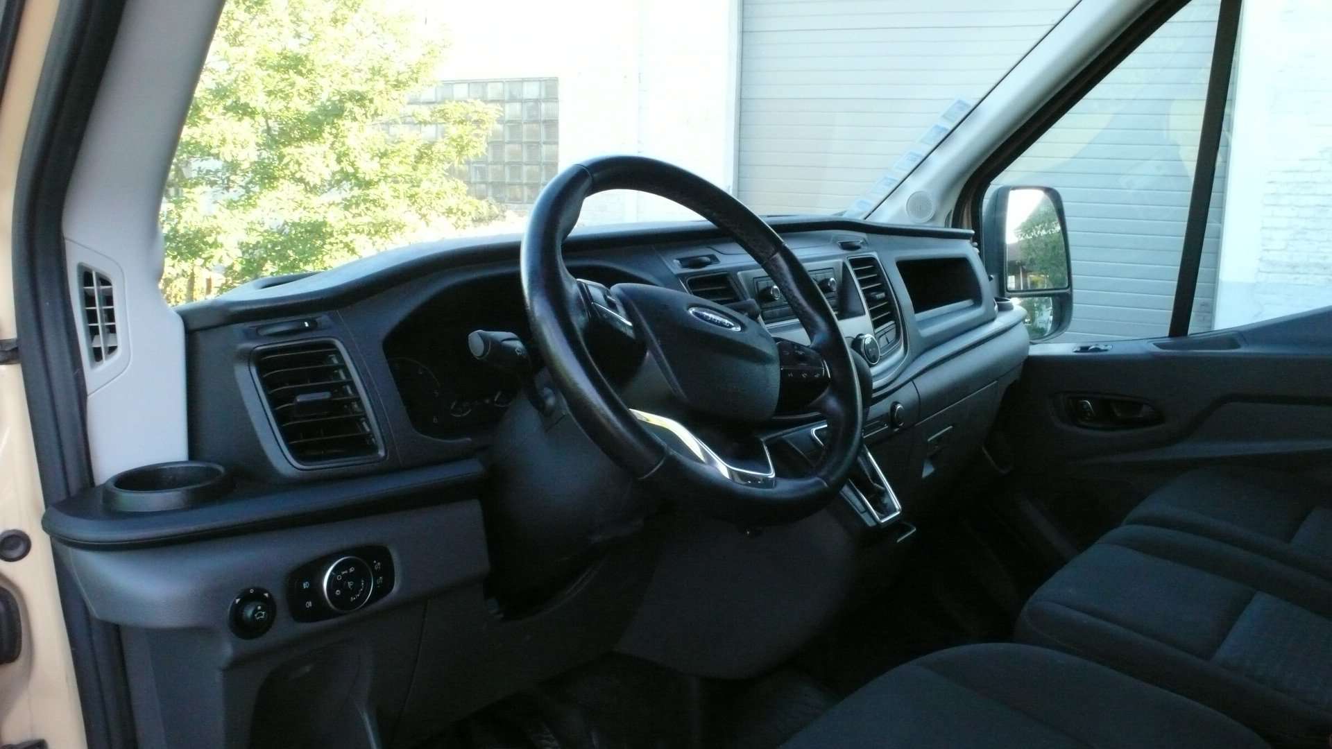 Ford Transit L2H2 - automaat - 130 pk - 14.400 euro+btw Garage Frank Mesure