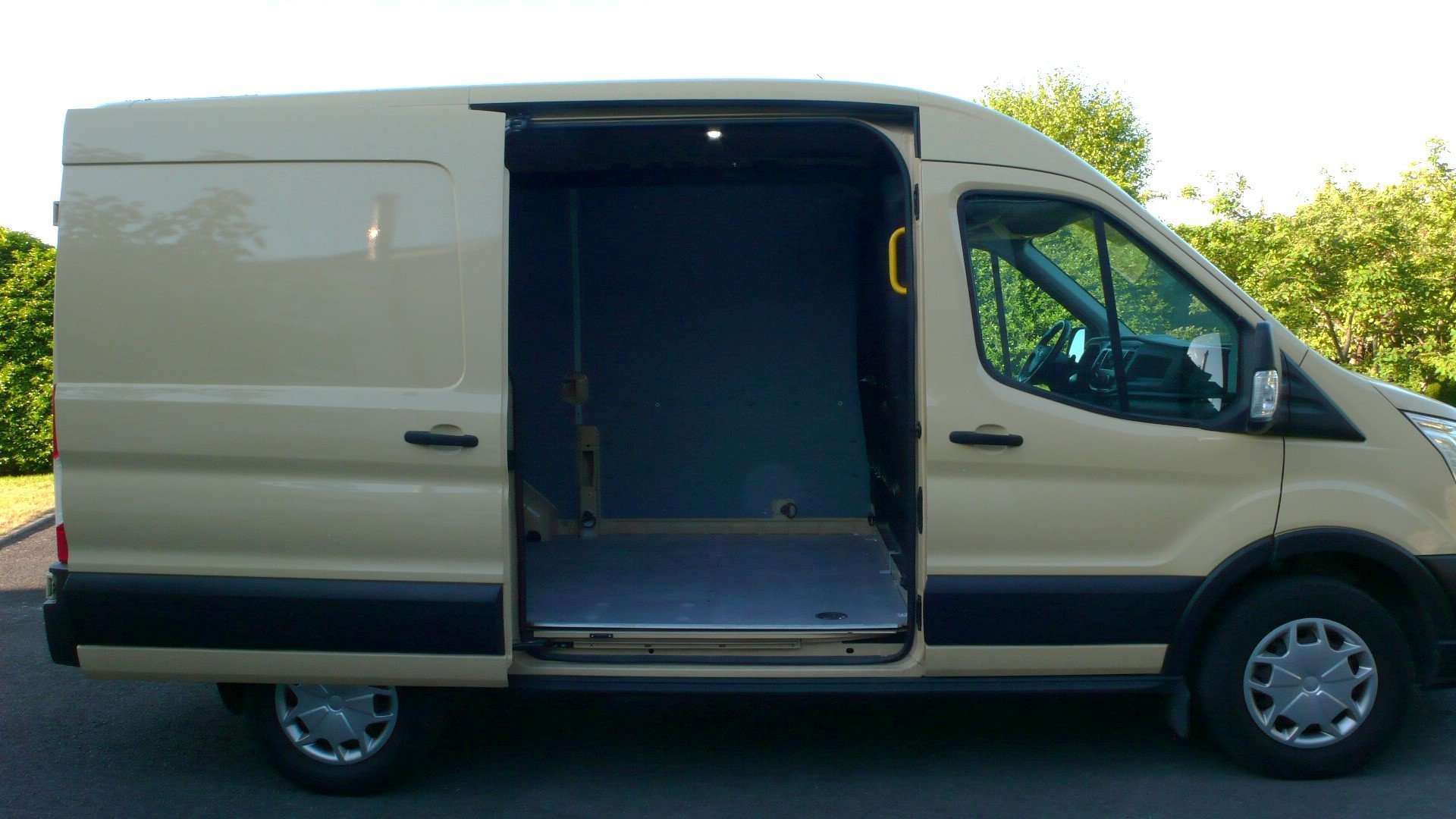 Ford Transit L2H2 - automaat - 130 pk - 14.400 euro+btw Garage Frank Mesure