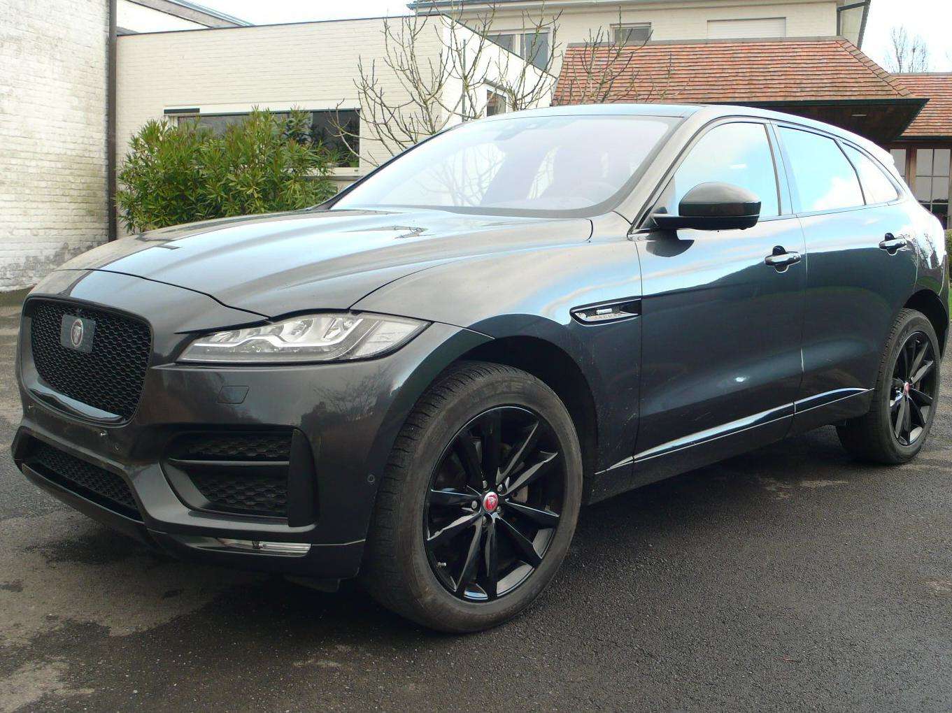 Garage Frank Mesure - Jaguar F-Pace