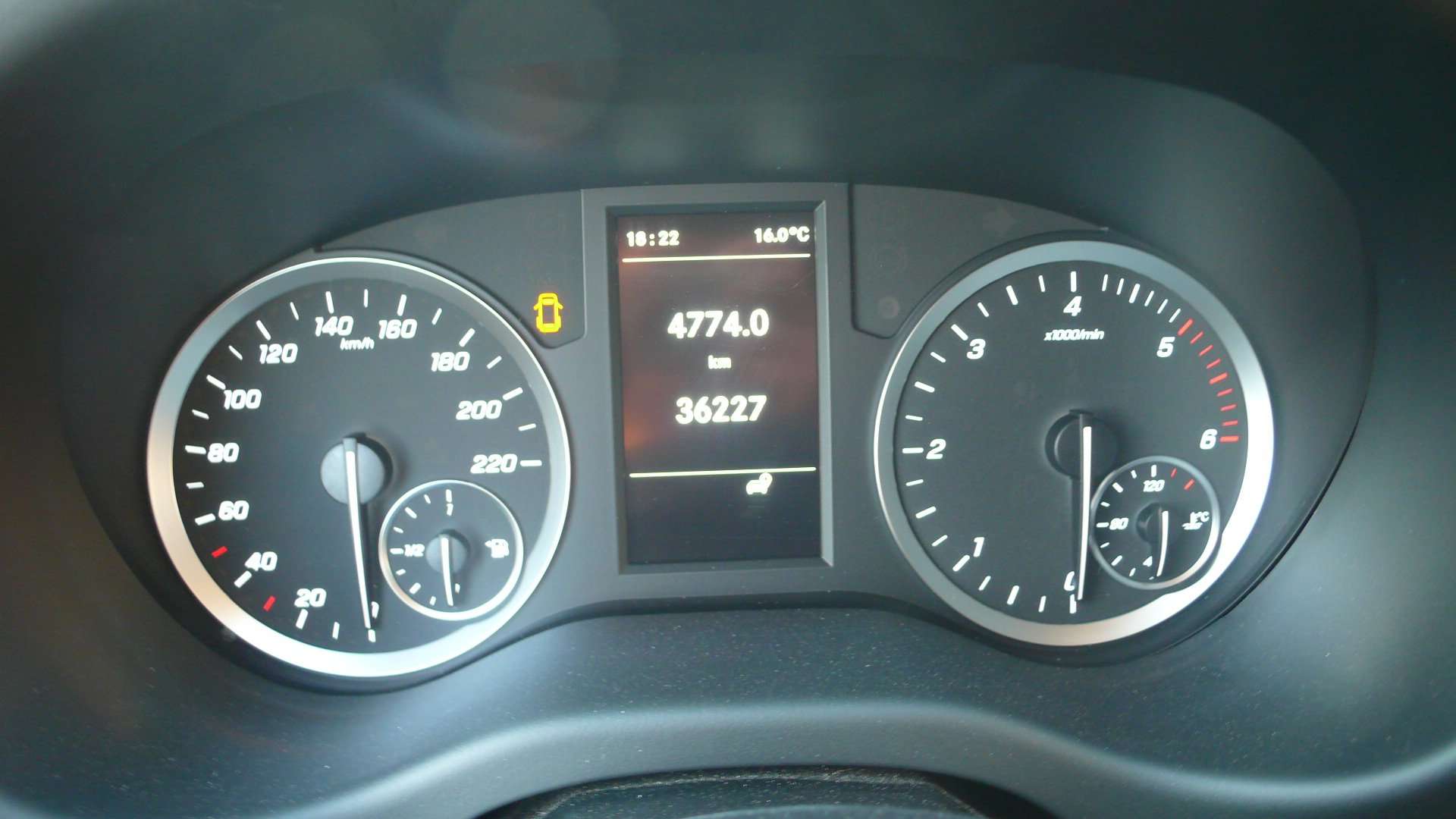 Mercedes-Benz Vito 114 CDI - LANG - 36.225 km - 22850 euro +btw Garage Frank Mesure