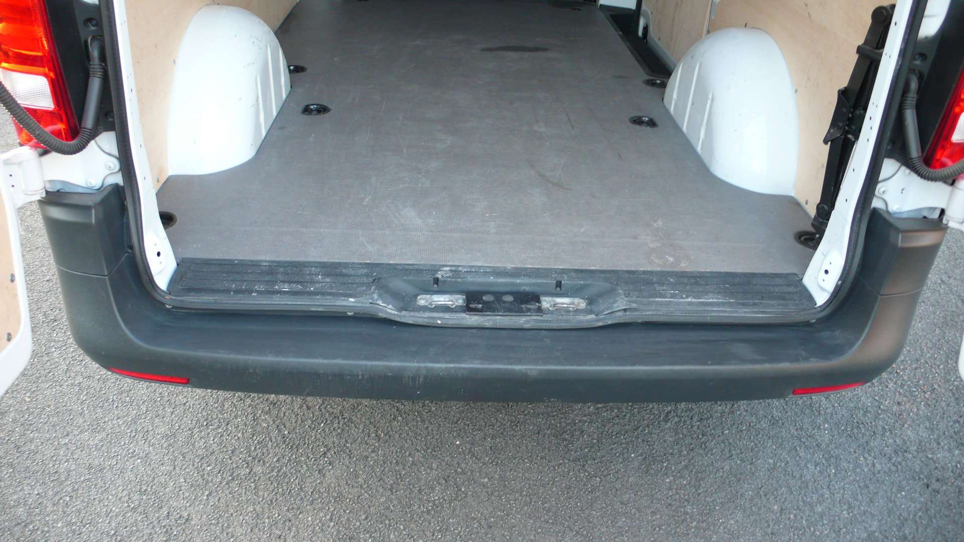 Mercedes-Benz Vito 114 CDI - LANG - 36.225 km - 22850 euro +btw Garage Frank Mesure