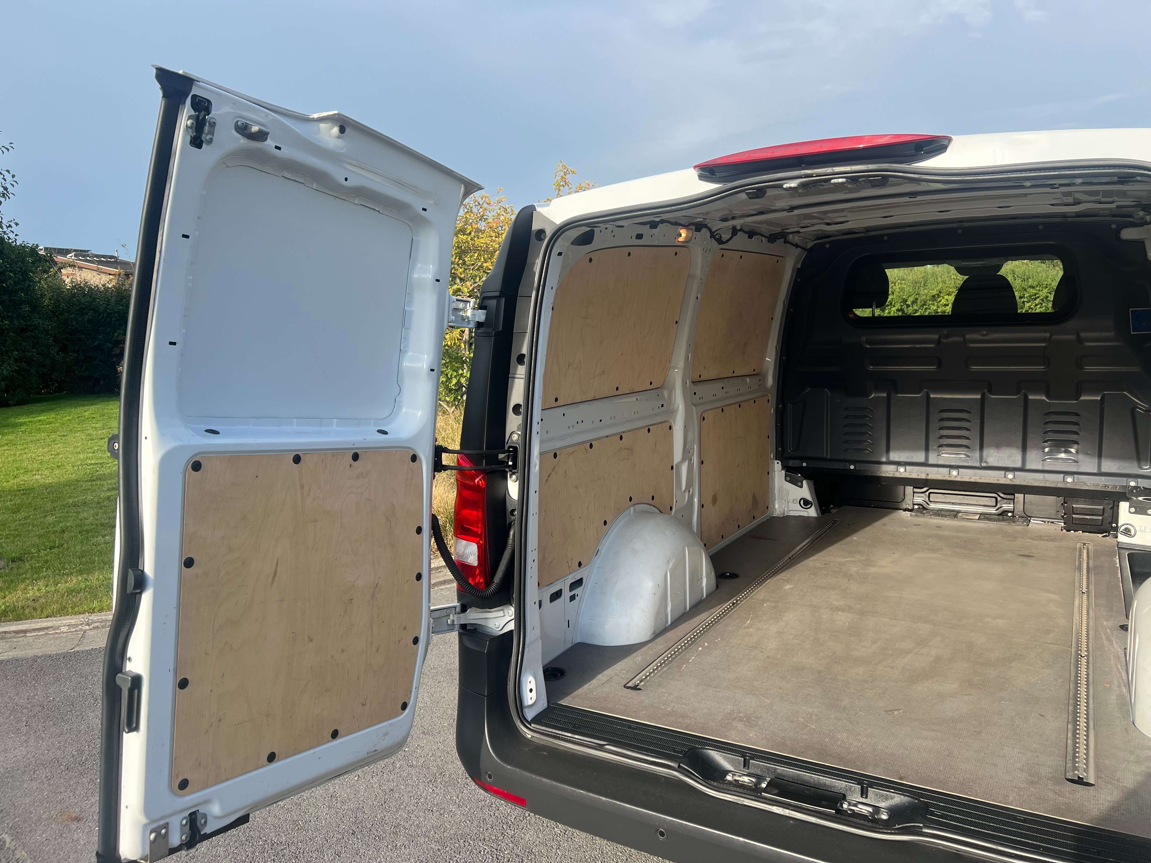 Mercedes-Benz Vito 116 CDI - lang - 82.430 km - 20.950 euro + btw Garage Frank Mesure