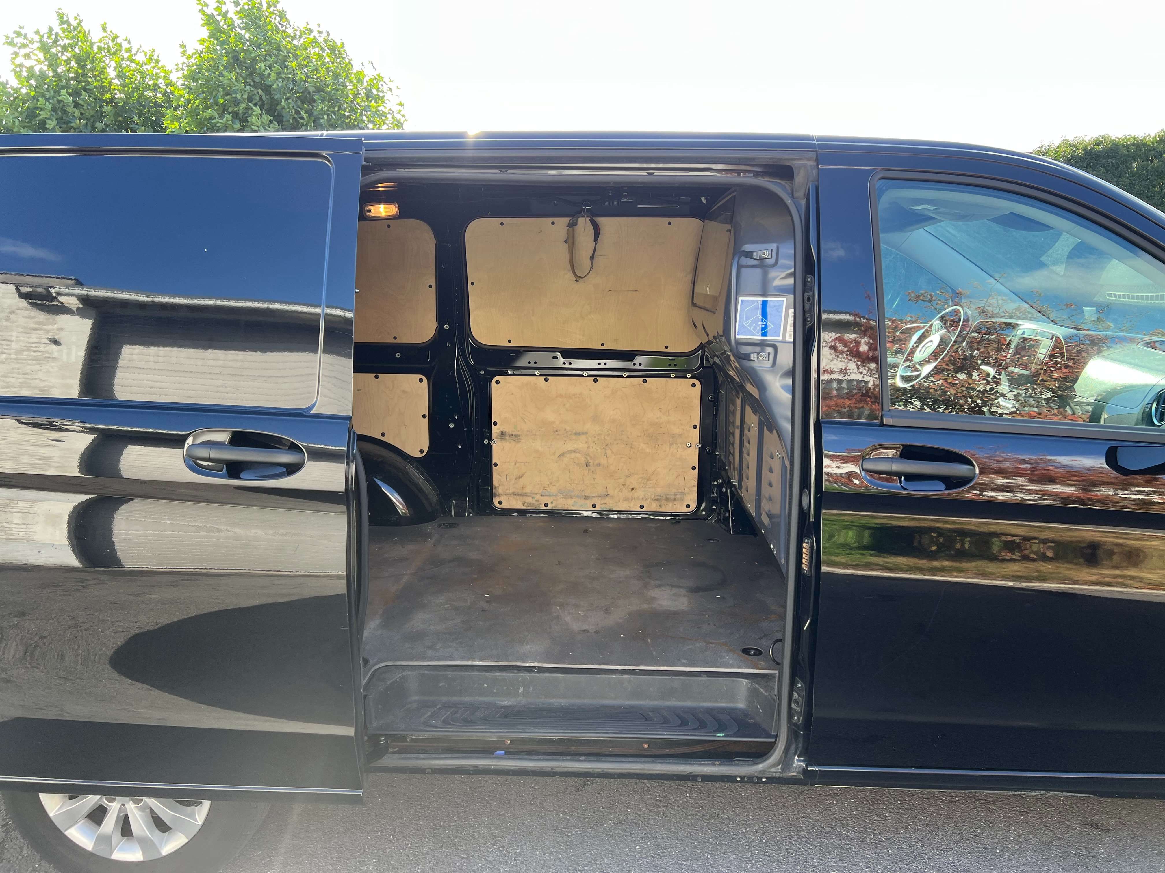 Mercedes-Benz Vito 116 CDI - lang - trekhaak - 16.800 euro + btw Garage Frank Mesure