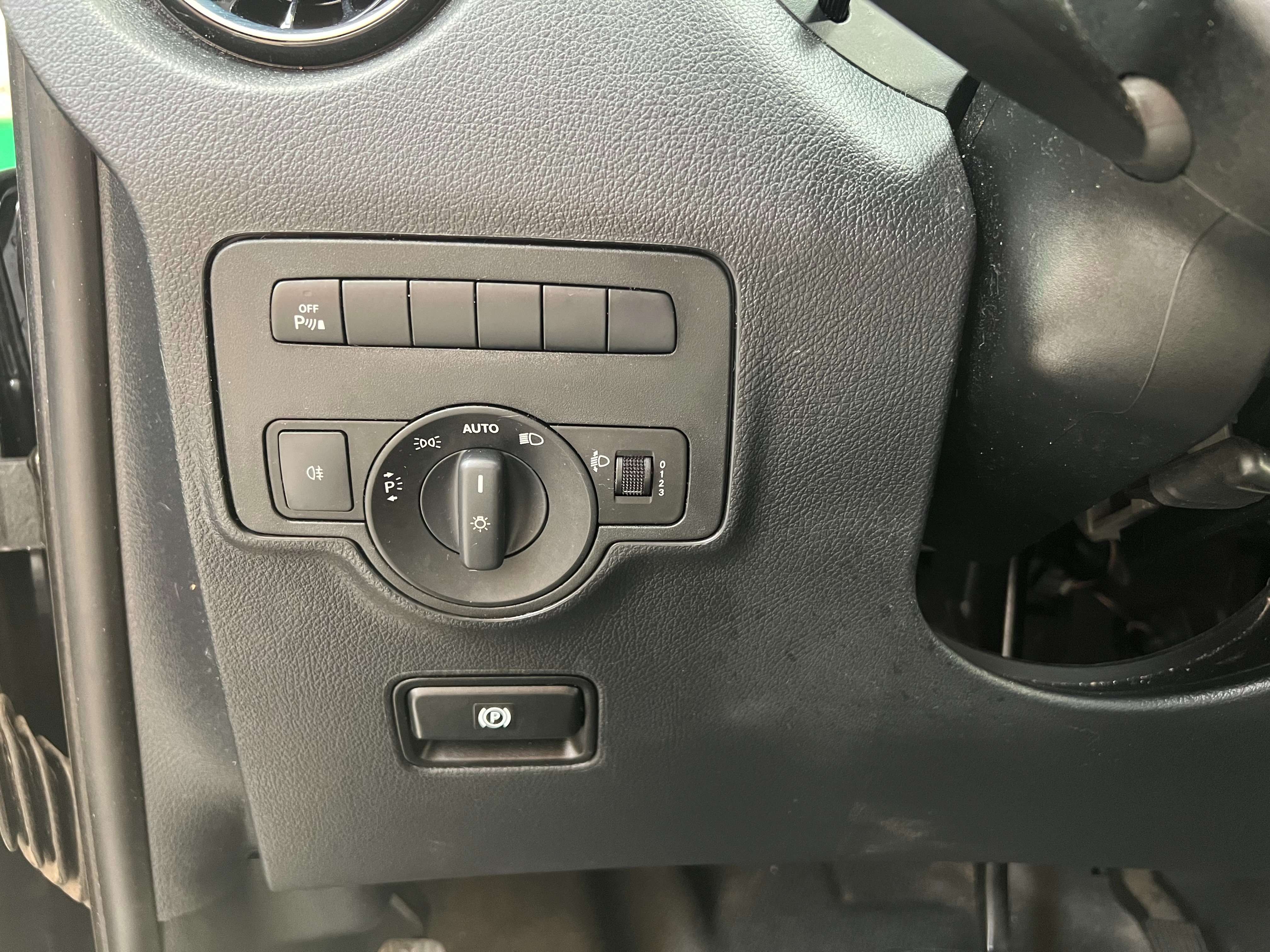Mercedes-Benz Vito 116 CDI - lang - trekhaak - 16.800 euro + btw Garage Frank Mesure