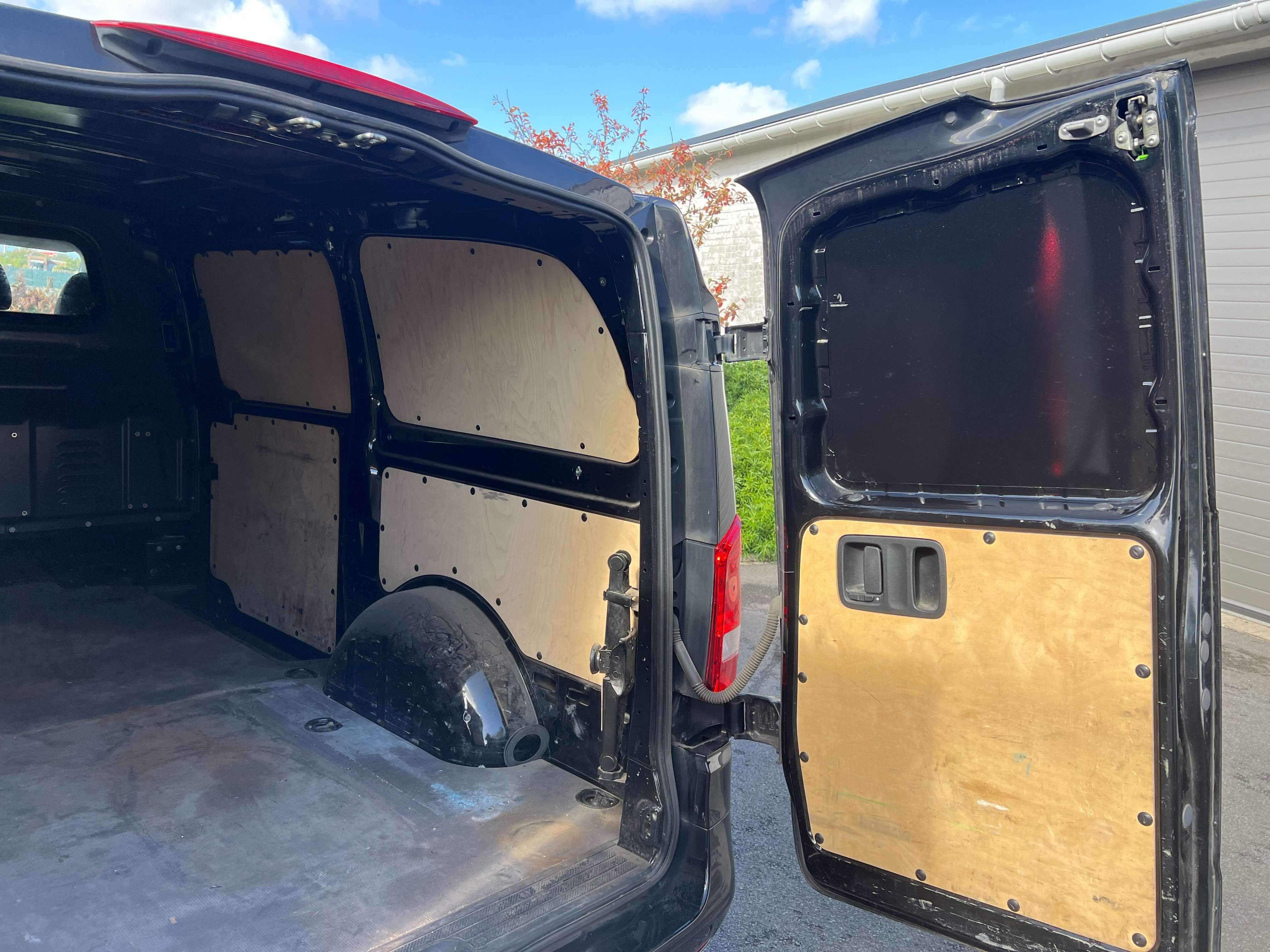 Mercedes-Benz Vito 116 CDI - lang - trekhaak - 16.800 euro + btw Garage Frank Mesure