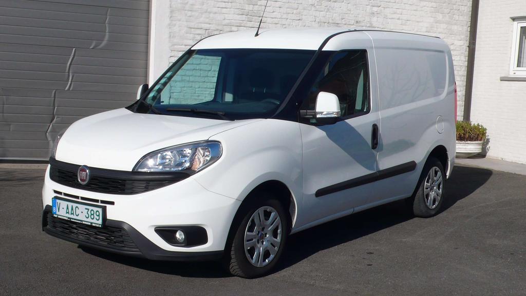 Fiat Doblo 3 zitplaatsen 105 pk 4900 km   9250 euro Garage Frank Mesure