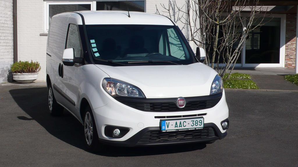 Fiat Doblo 3 zitplaatsen 105 pk 4900 km   9250 euro Garage Frank Mesure