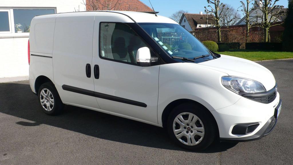 Fiat Doblo 3 zitplaatsen 105 pk 4900 km   9250 euro Garage Frank Mesure