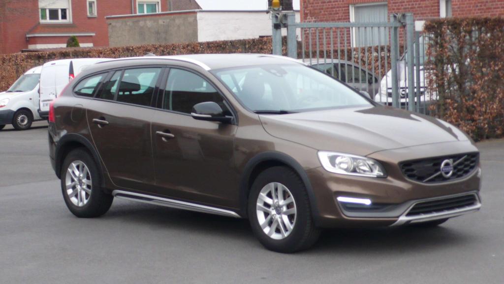 Volvo V60 Cross Country 2.0 D3 Momentum Garage Frank Mesure