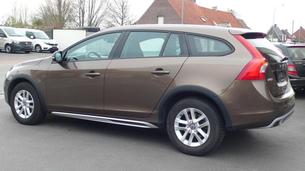 Volvo V60 Cross Country 2.0 D3 Momentum Garage Frank Mesure