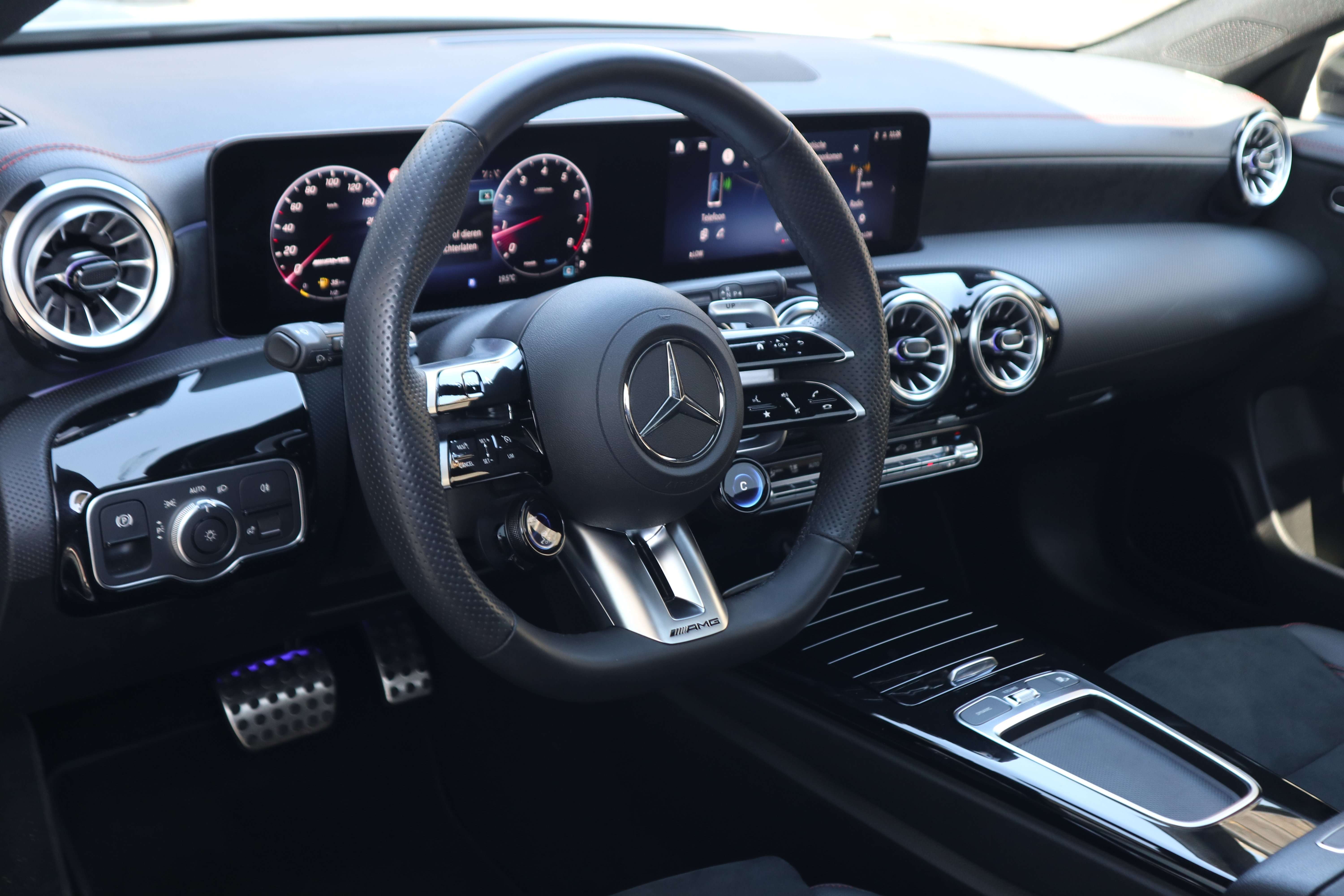 Mercedes-Benz CLA 35 AMG 4-Matic/facelift/1eig/Panodak/Camera/Night/Multi EuroCars -Aalst bv
