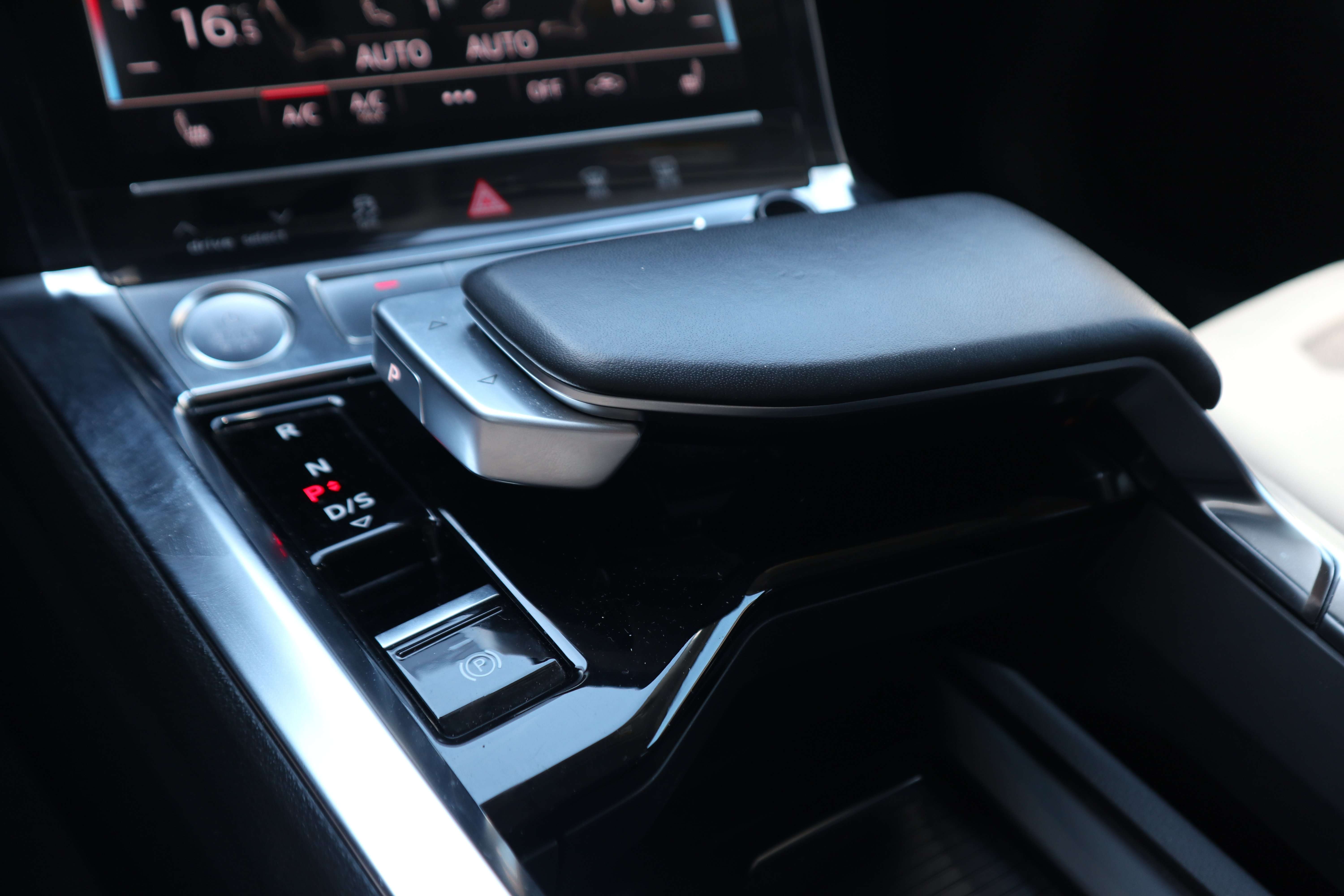 Audi e-tron 71 kWh 50 Quattro /1 ste eig /leder/360°/MEMORY EuroCars -Aalst bv