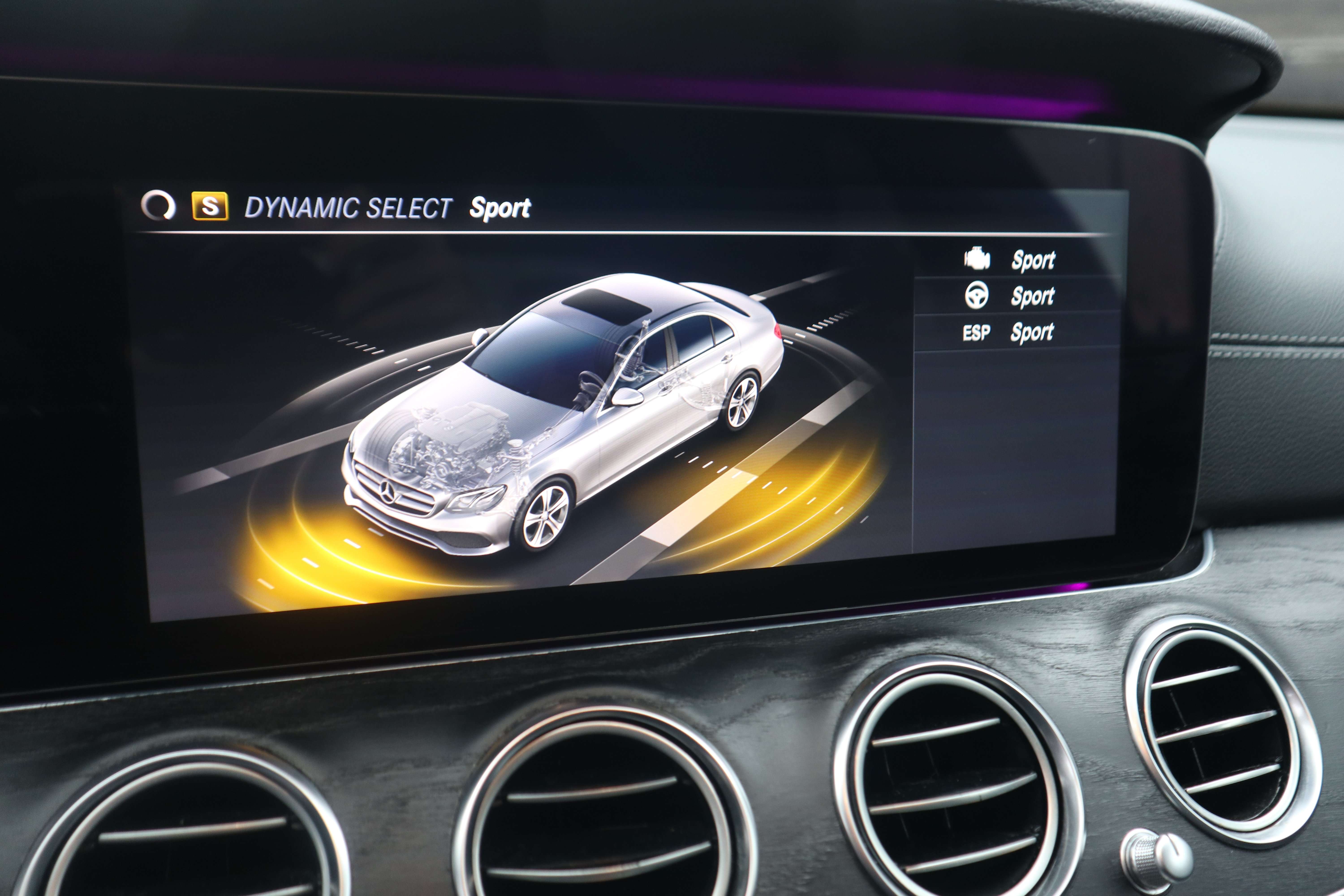 Mercedes-Benz E 200 AMG PAKKET/VOLLEDER/360°/MEMORY/GPS/CRUISE/TOP EuroCars -Aalst bv
