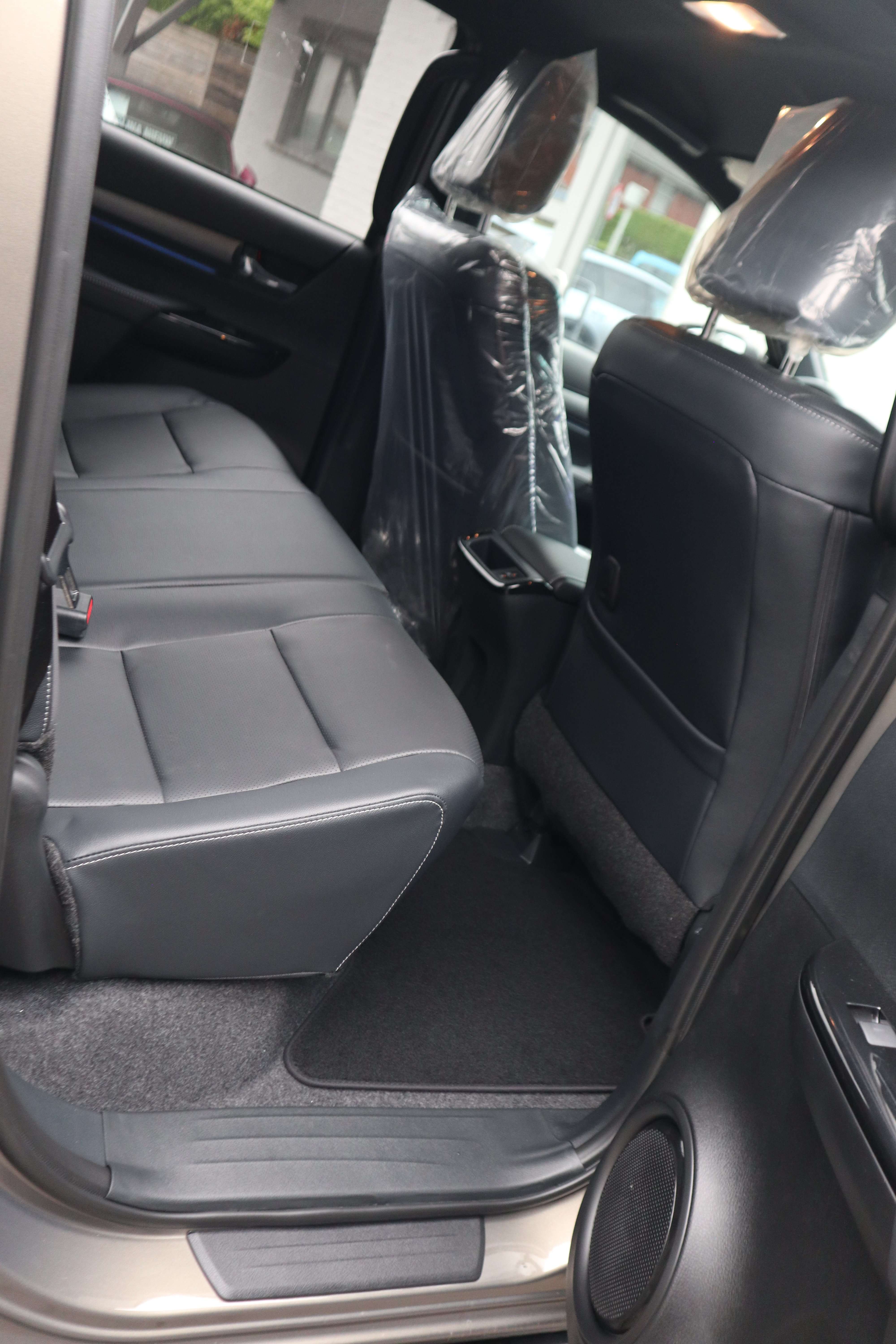 Toyota Hilux 2.8 D DoubleCab Invincible/GPS/360°/Leder/New ! EuroCars -Aalst bv
