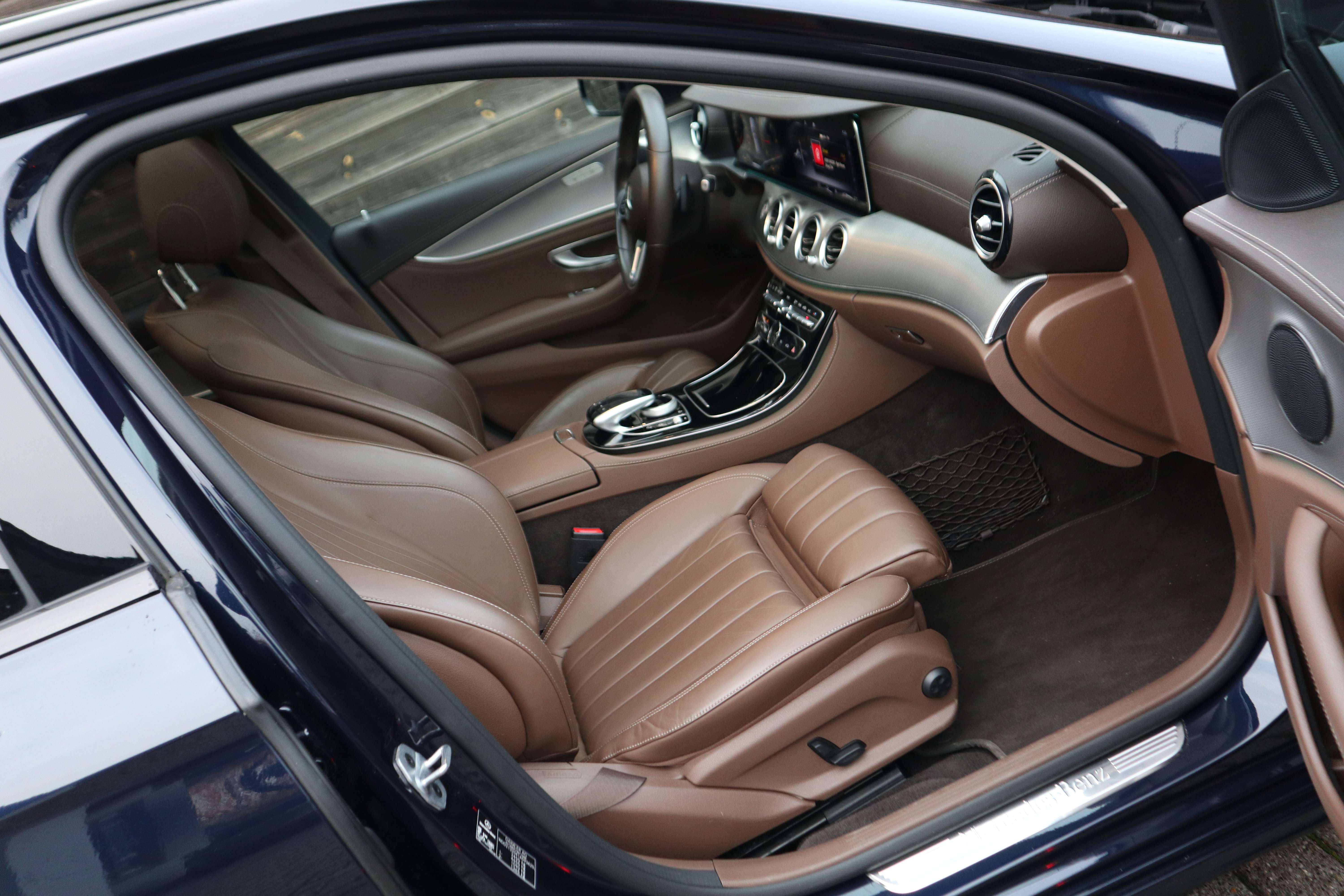 Mercedes-Benz E 220 d Aut.Night/head-up/360°/Pano/Leder/Trekhaak/ EuroCars -Aalst bv
