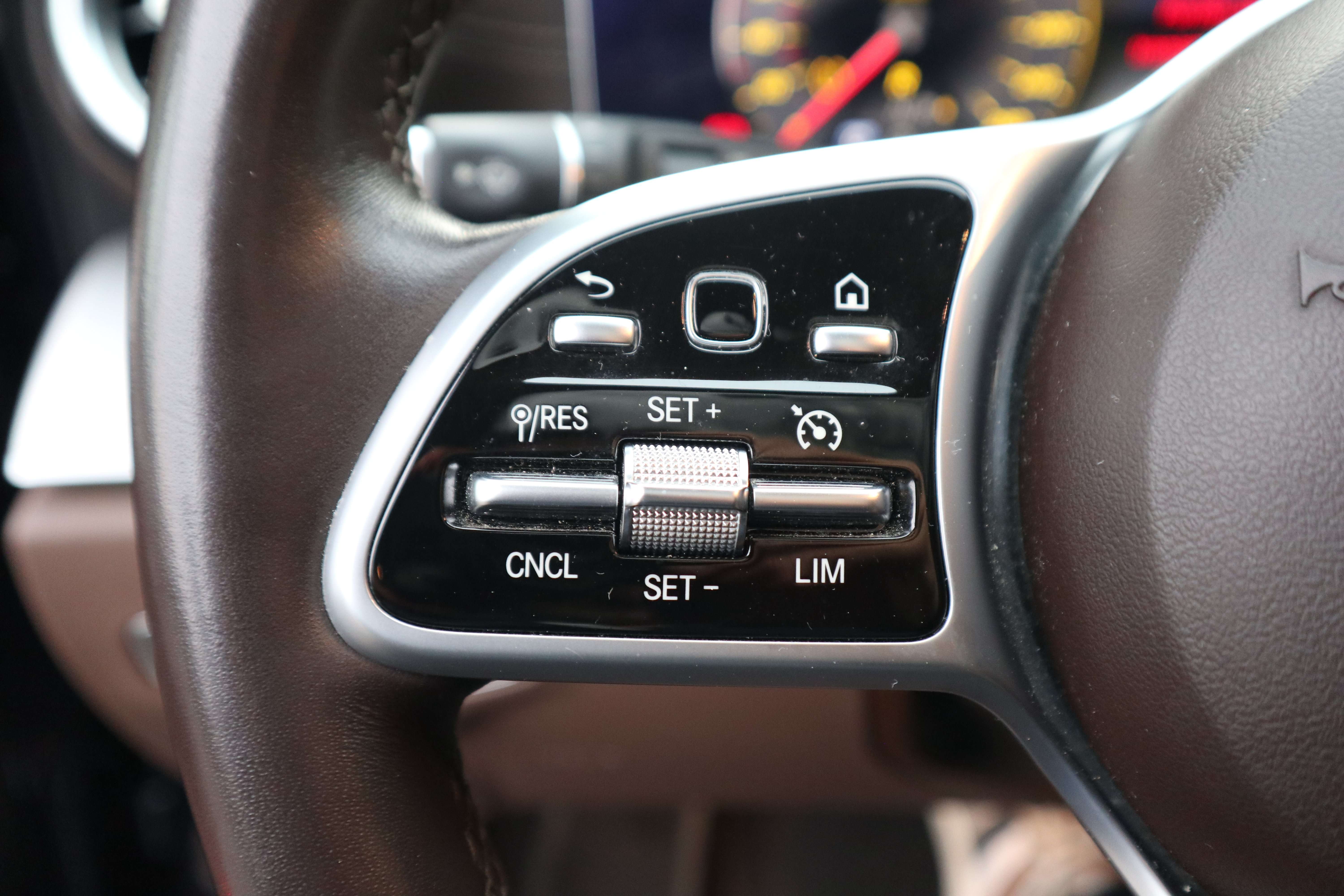 Mercedes-Benz E 220 d Aut.Night/head-up/360°/Pano/Leder/Trekhaak/ EuroCars -Aalst bv