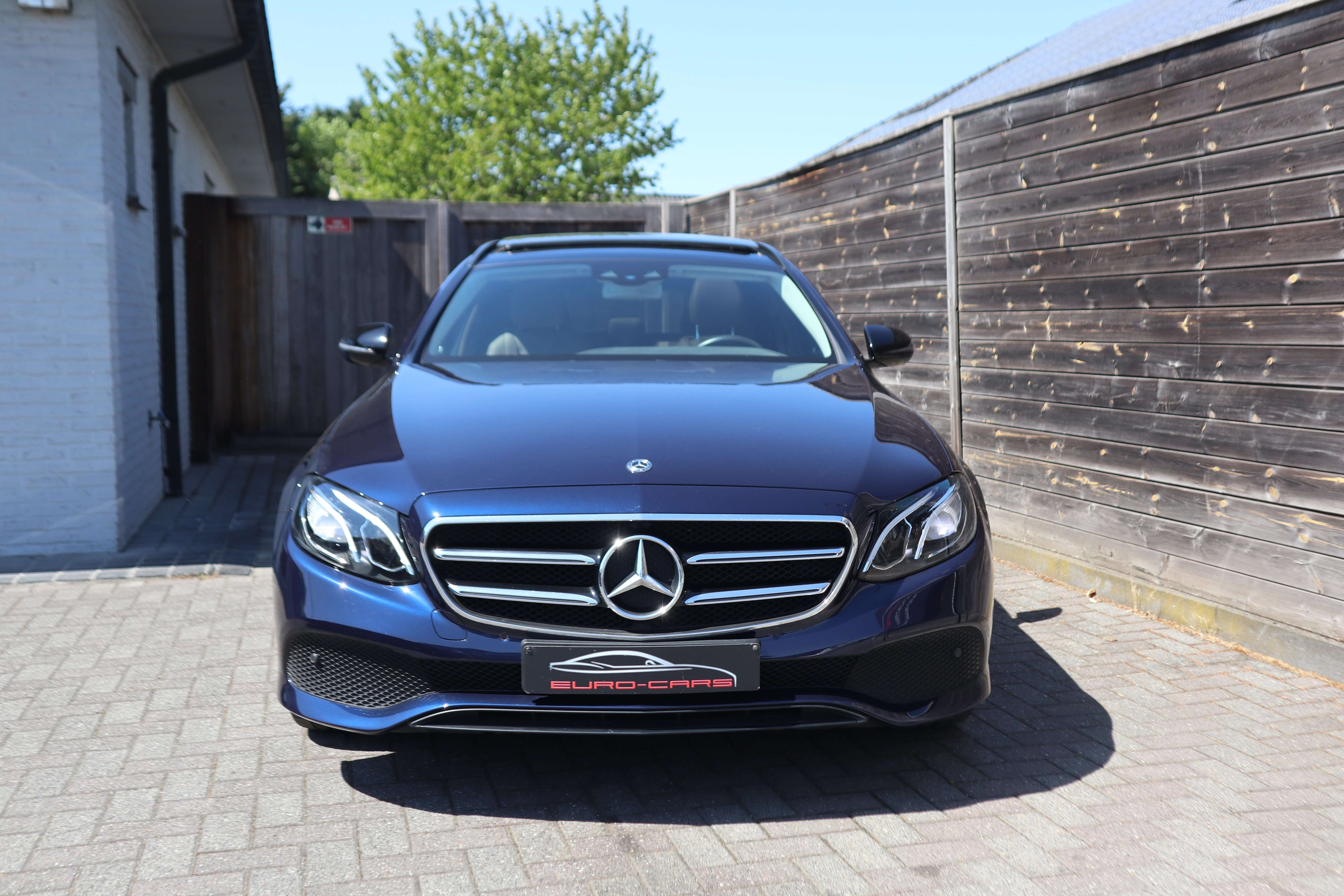 Mercedes-Benz E 220 d Aut.Night/head-up/360°/Pano/Leder/Trekhaak/ EuroCars -Aalst bv