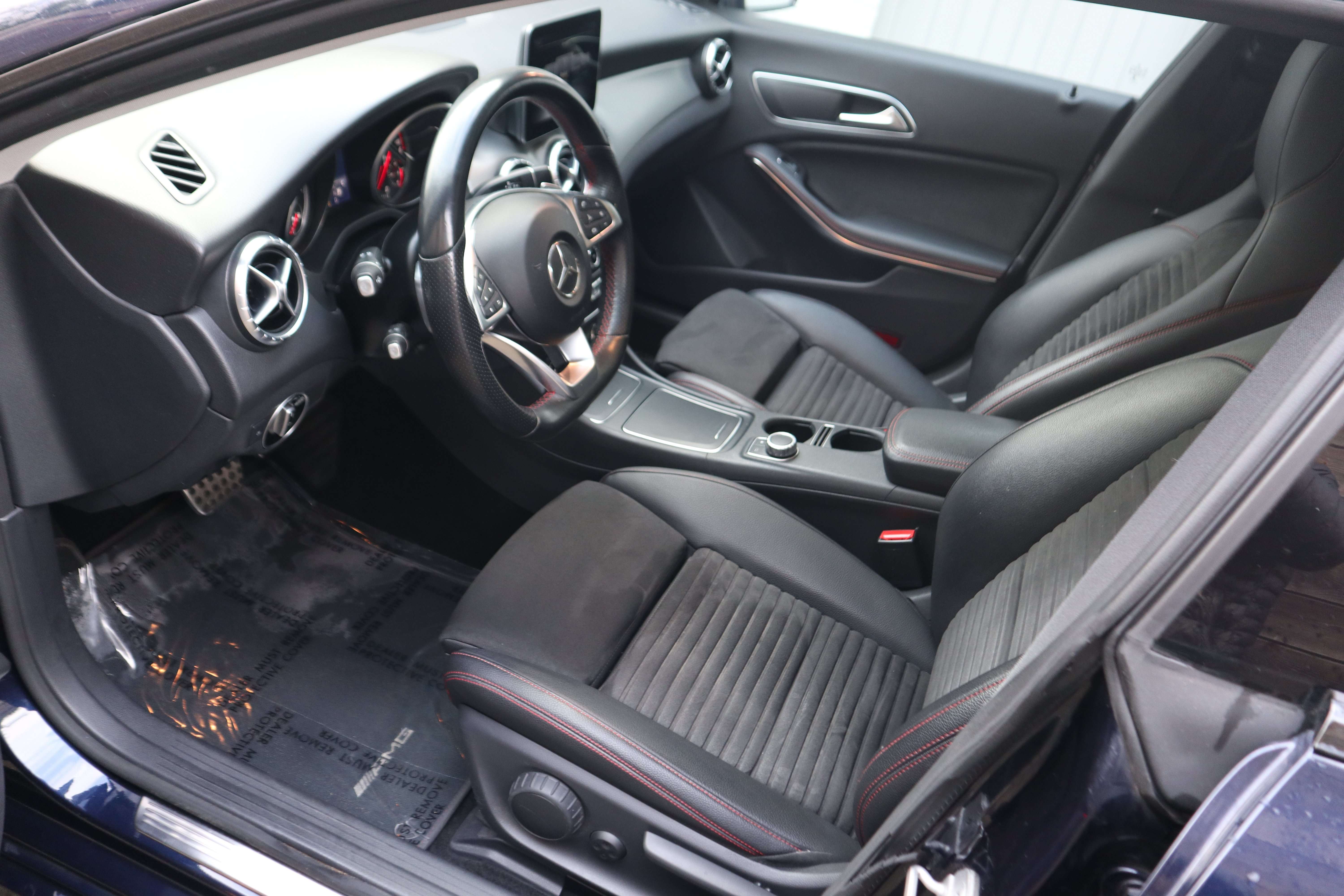 Mercedes-Benz CLA 180 d Aut./1 st eig /AMG/Night/Camera/Panodak/Gps/ EuroCars -Aalst bv