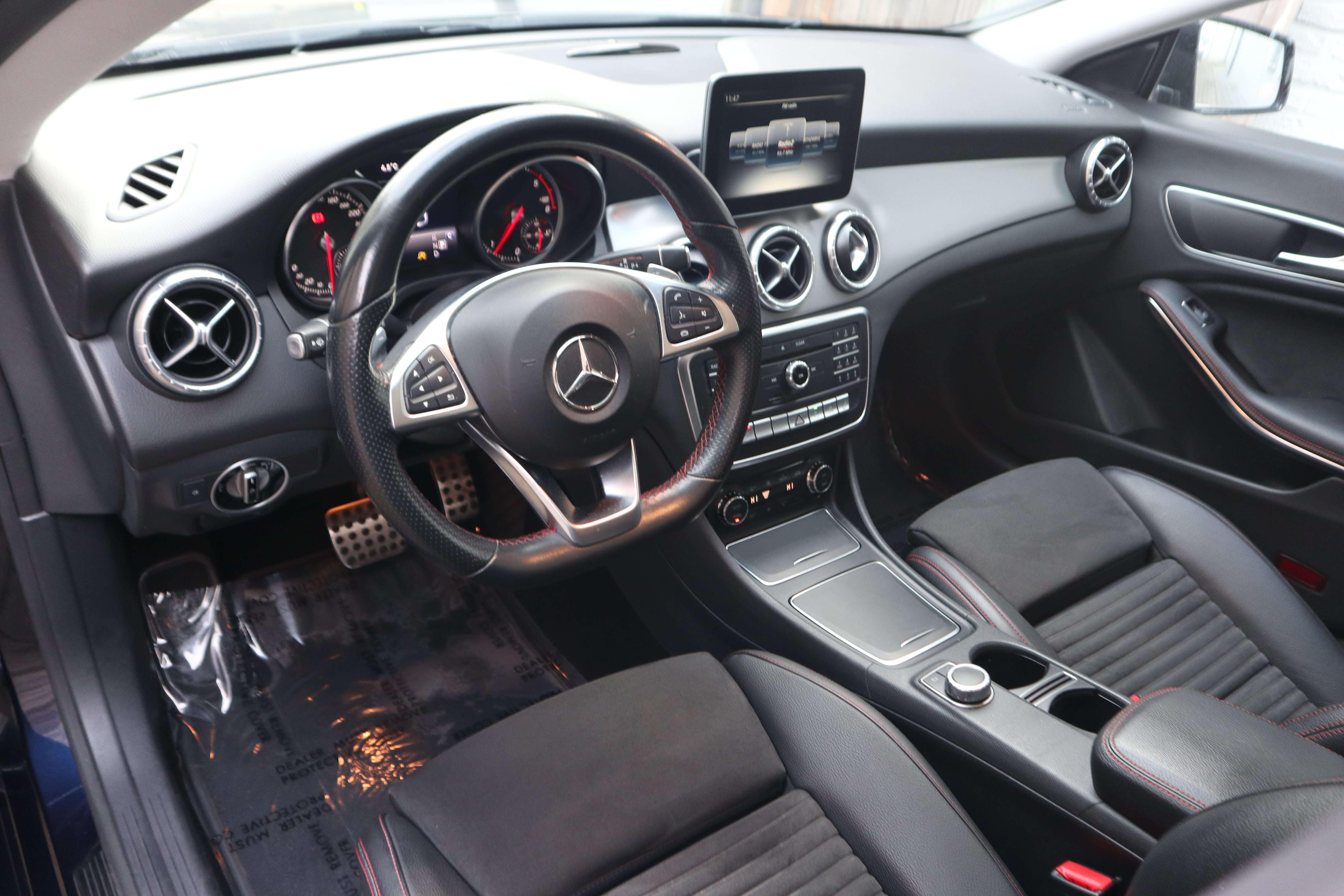 Mercedes-Benz CLA 180 d Aut./1 st eig /AMG/Night/Camera/Panodak/Gps/ EuroCars -Aalst bv