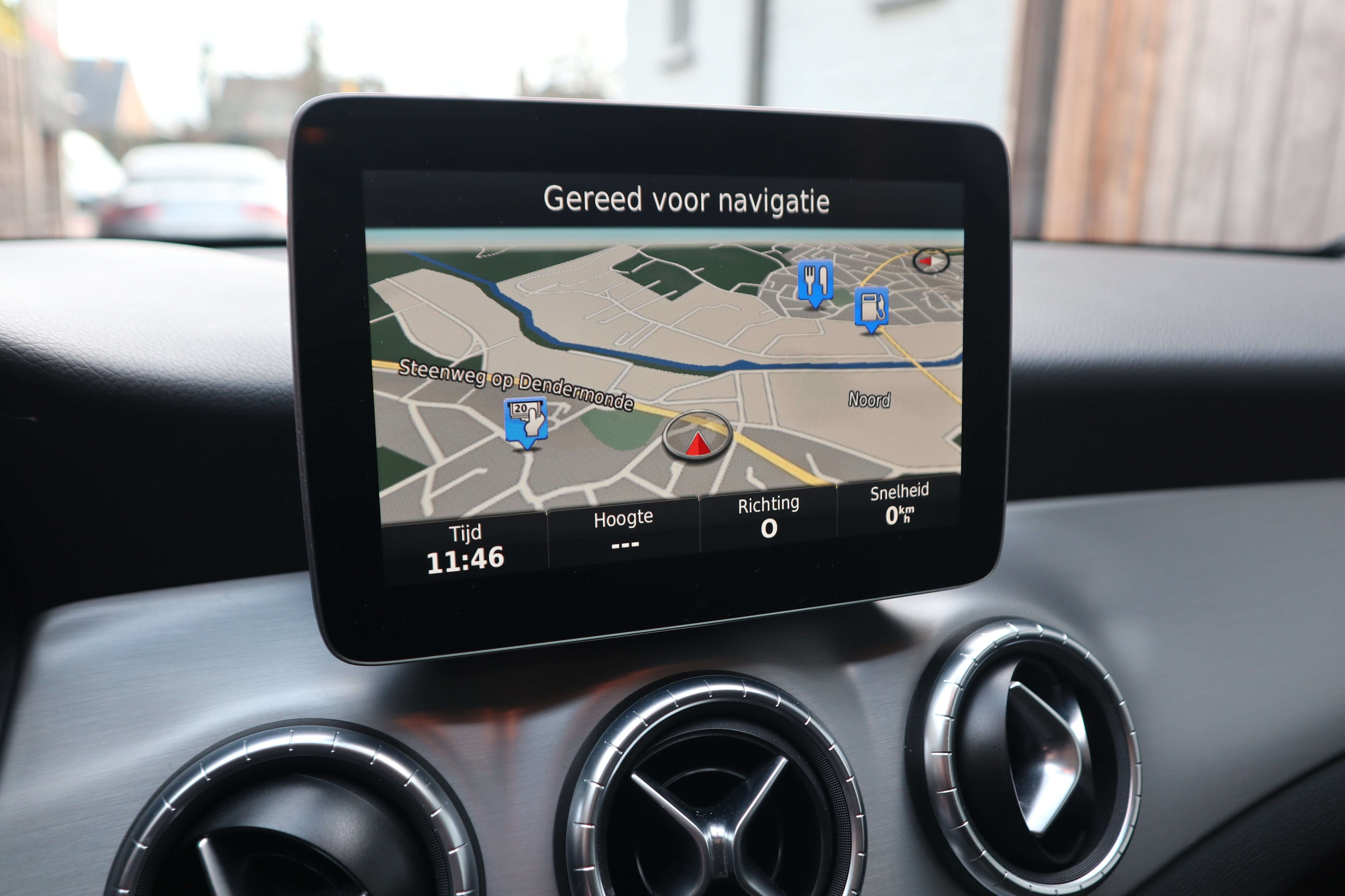 Mercedes-Benz CLA 180 d Aut./1 st eig /AMG/Night/Camera/Panodak/Gps/ EuroCars -Aalst bv