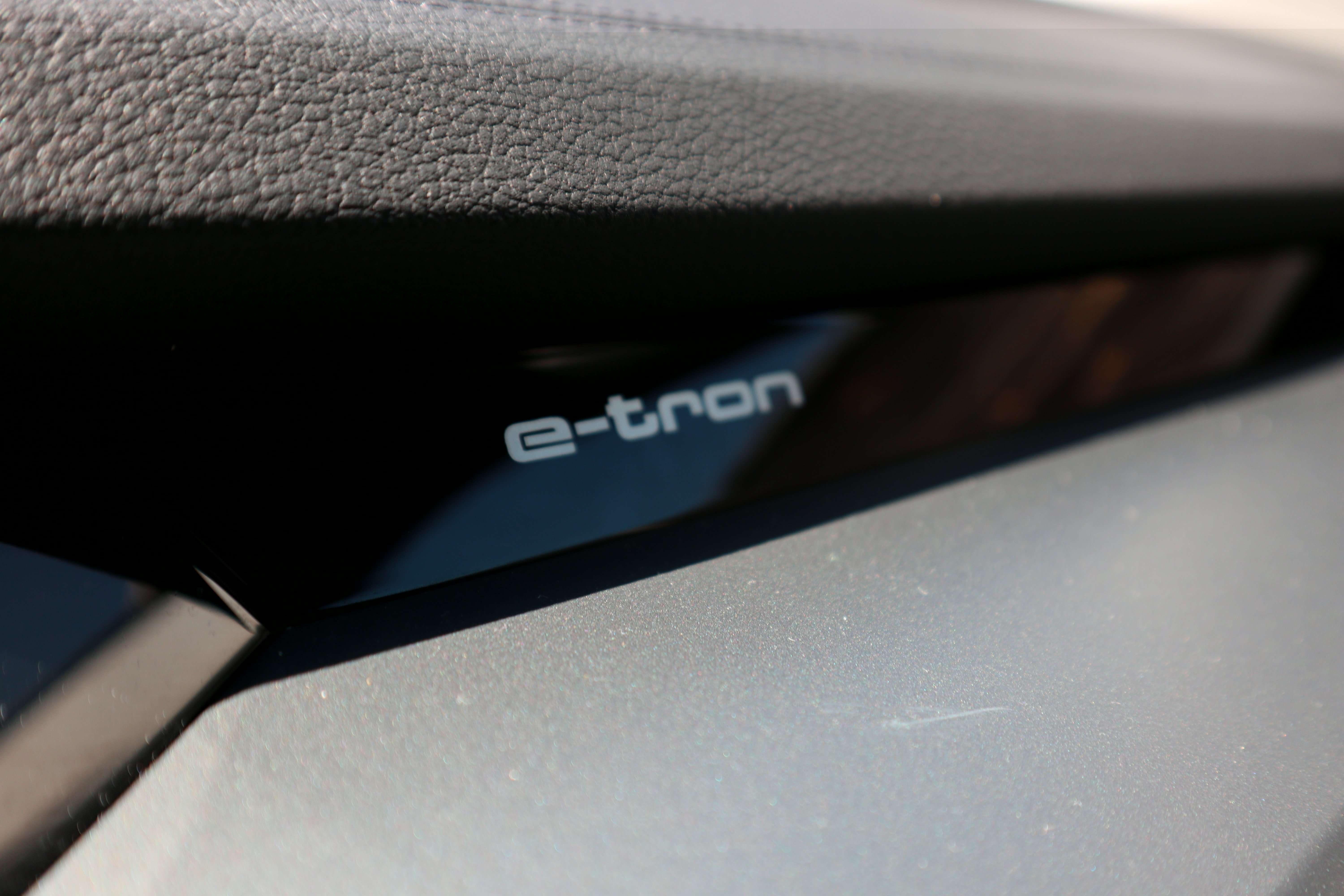 Audi e-tron 71 kWh 50 Quattro /1 ste eig /leder/360°/MEMORY EuroCars -Aalst bv