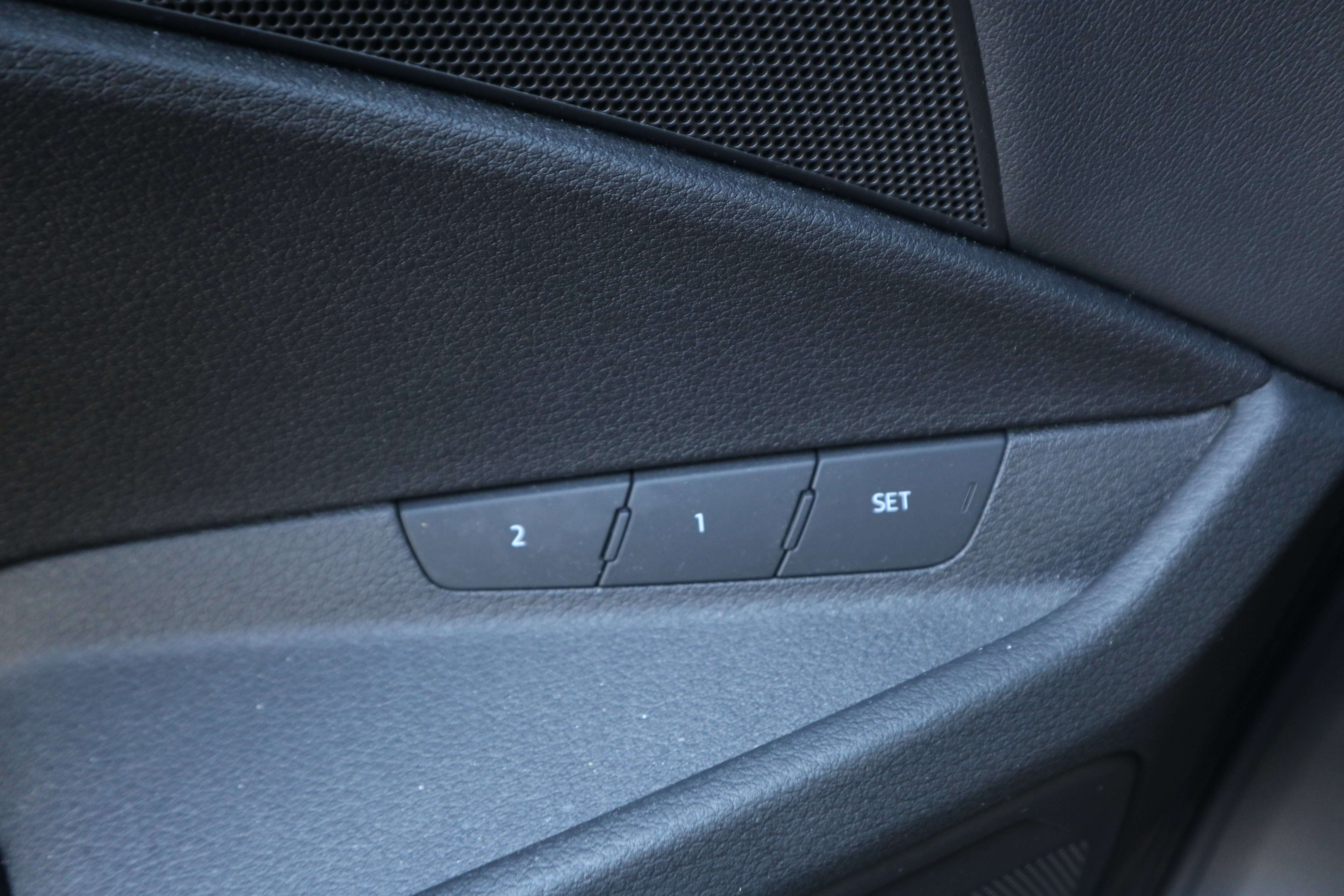 Audi e-tron 71 kWh 50 Quattro /1 ste eig /leder/360°/MEMORY EuroCars -Aalst bv