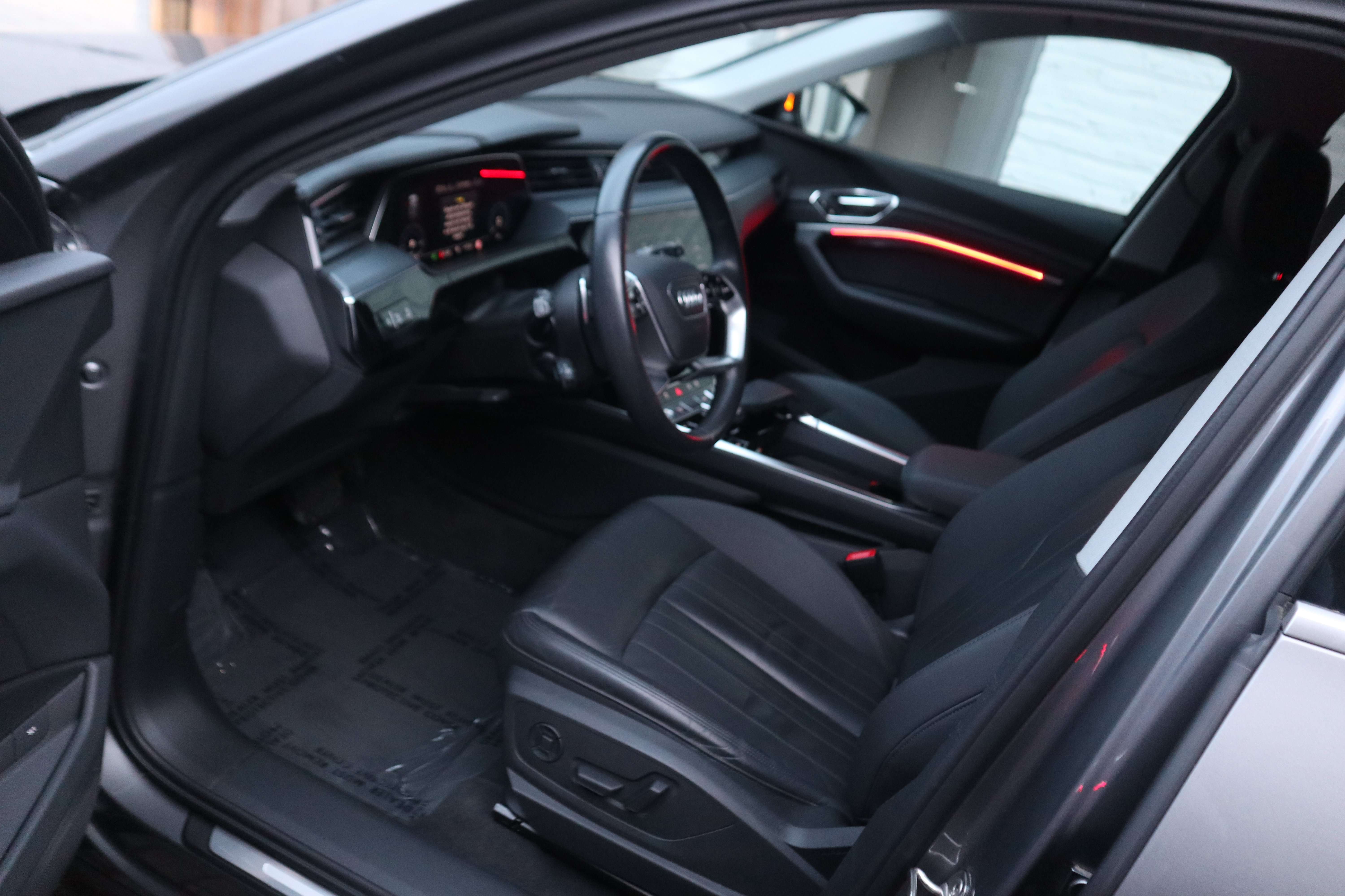 Audi e-tron 71 kWh 50 Quattro /1 ste eig /leder/360°/MEMORY EuroCars -Aalst bv