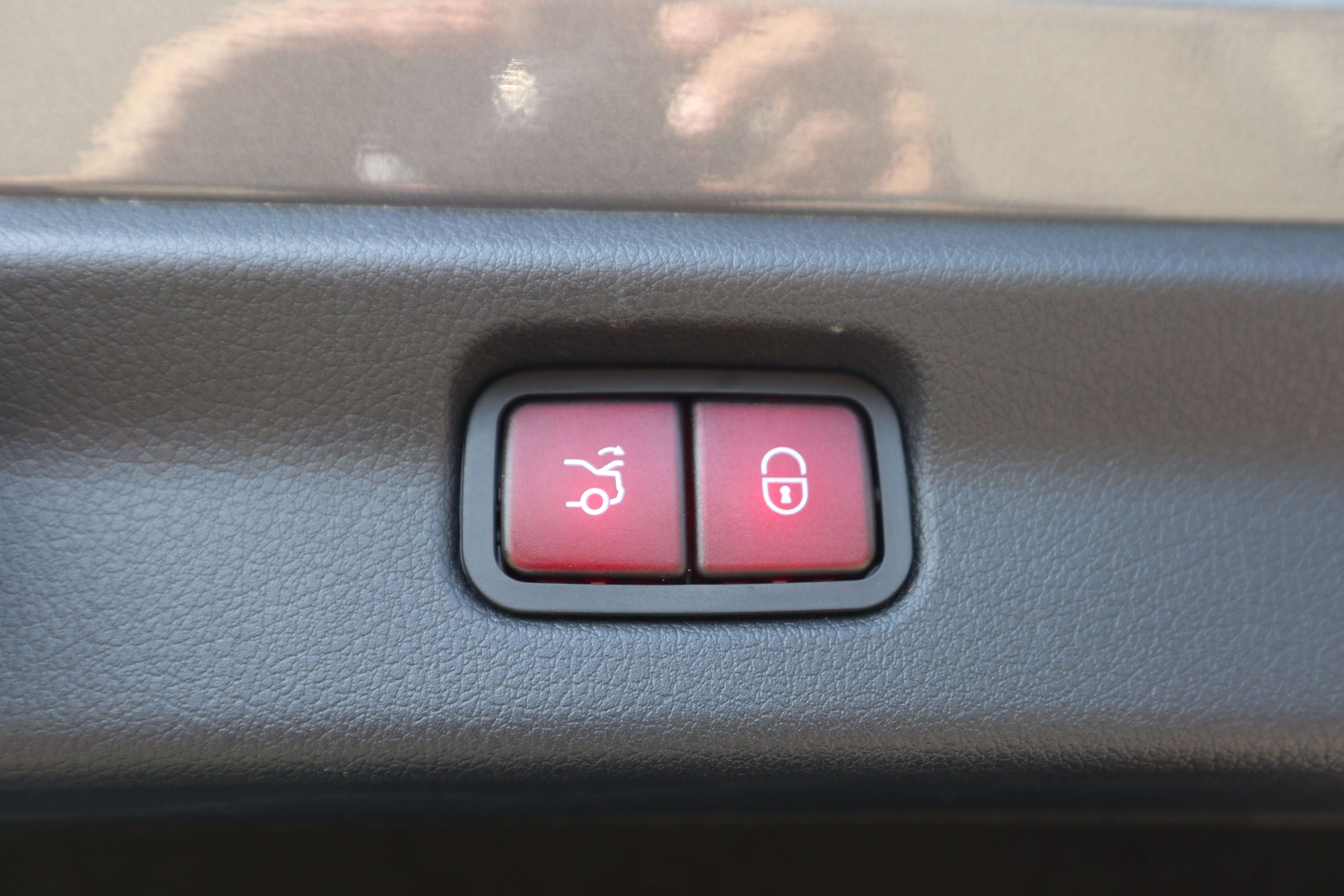 Mercedes-Benz EQE 300 AMG Line /1 eig/leder/camera/distr/night/memory/ EuroCars -Aalst bv