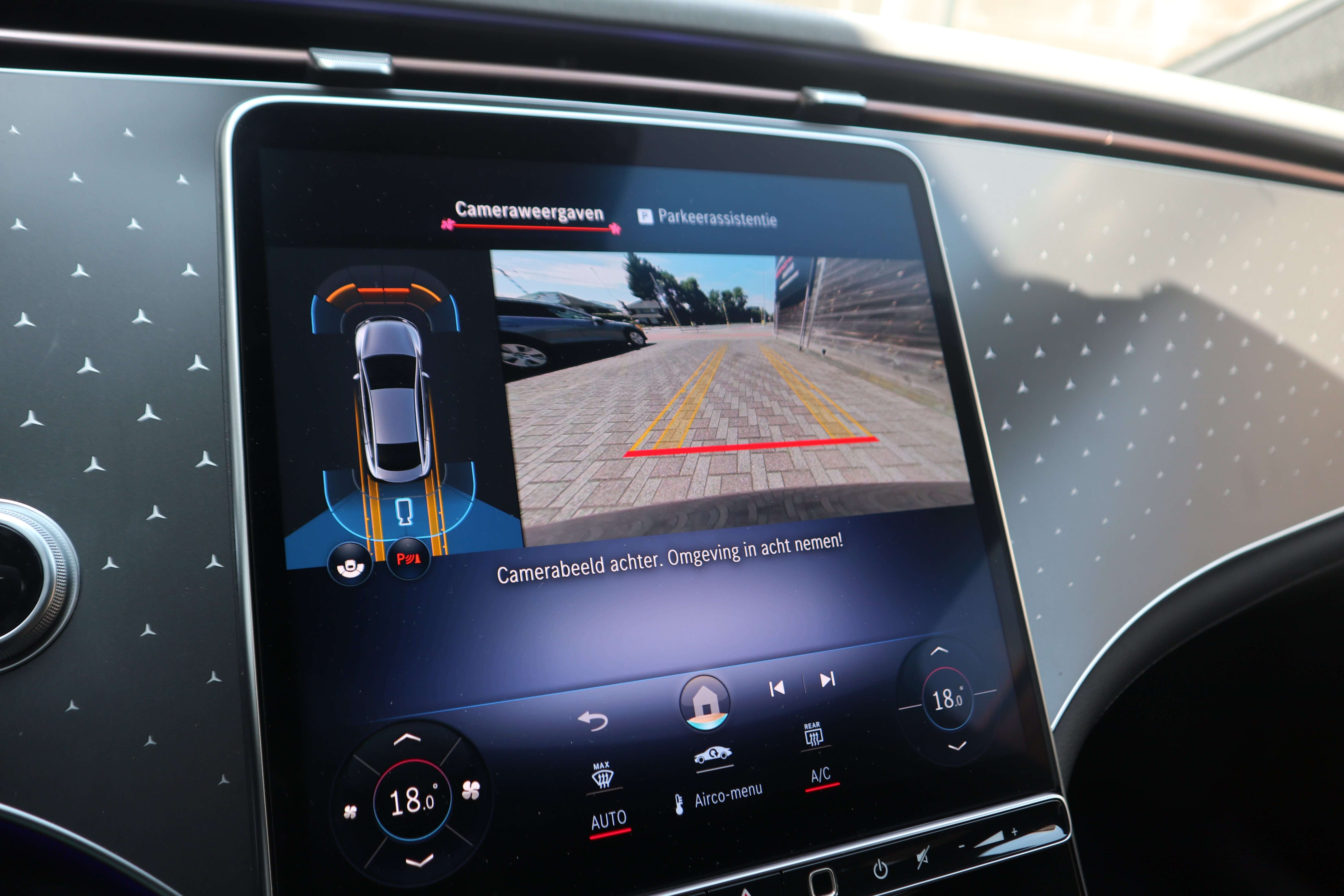 Mercedes-Benz EQE 300 AMG Line /1 eig/leder/camera/distr/night/memory/ EuroCars -Aalst bv