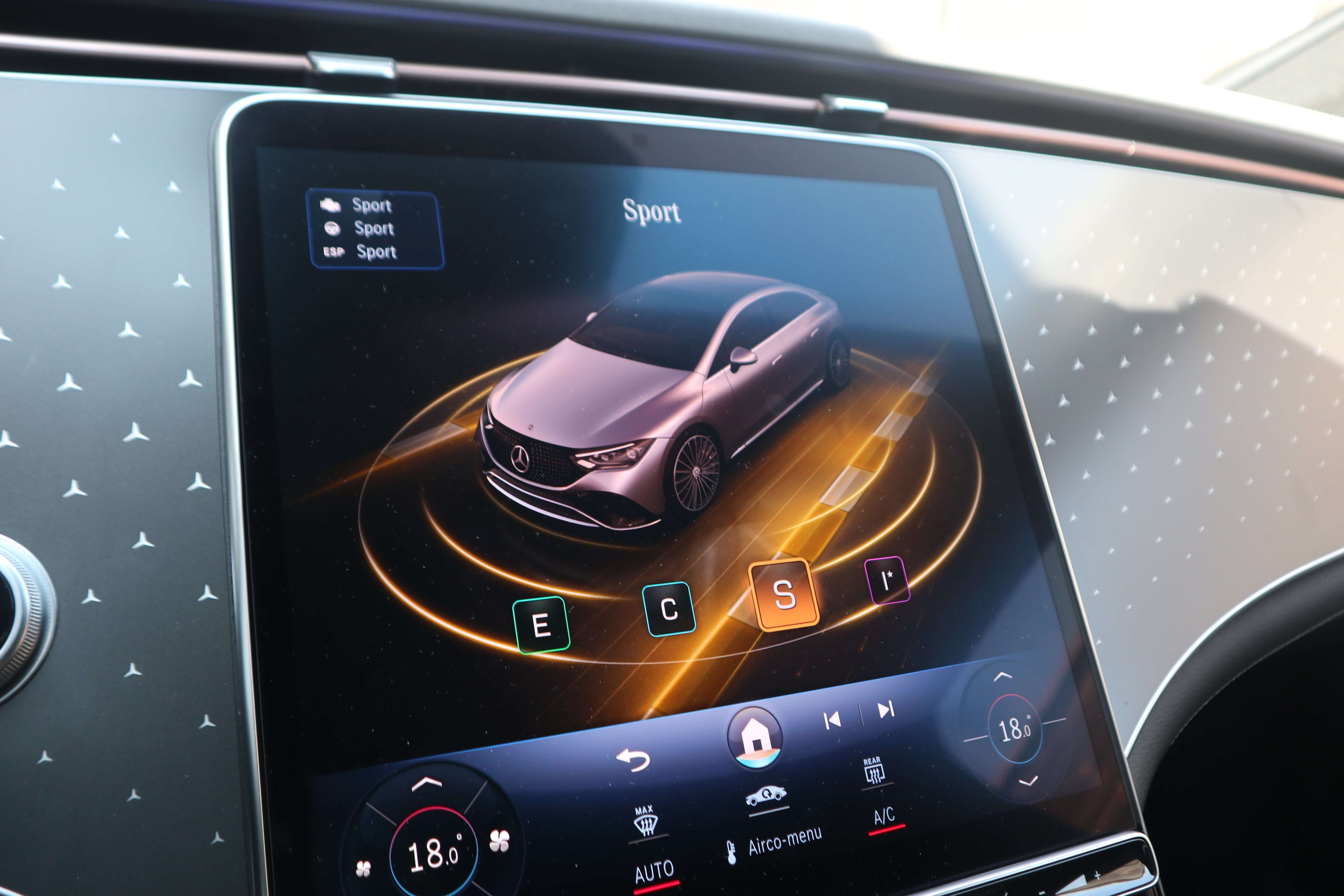 Mercedes-Benz EQE 300 AMG Line /1 eig/leder/camera/distr/night/memory/ EuroCars -Aalst bv