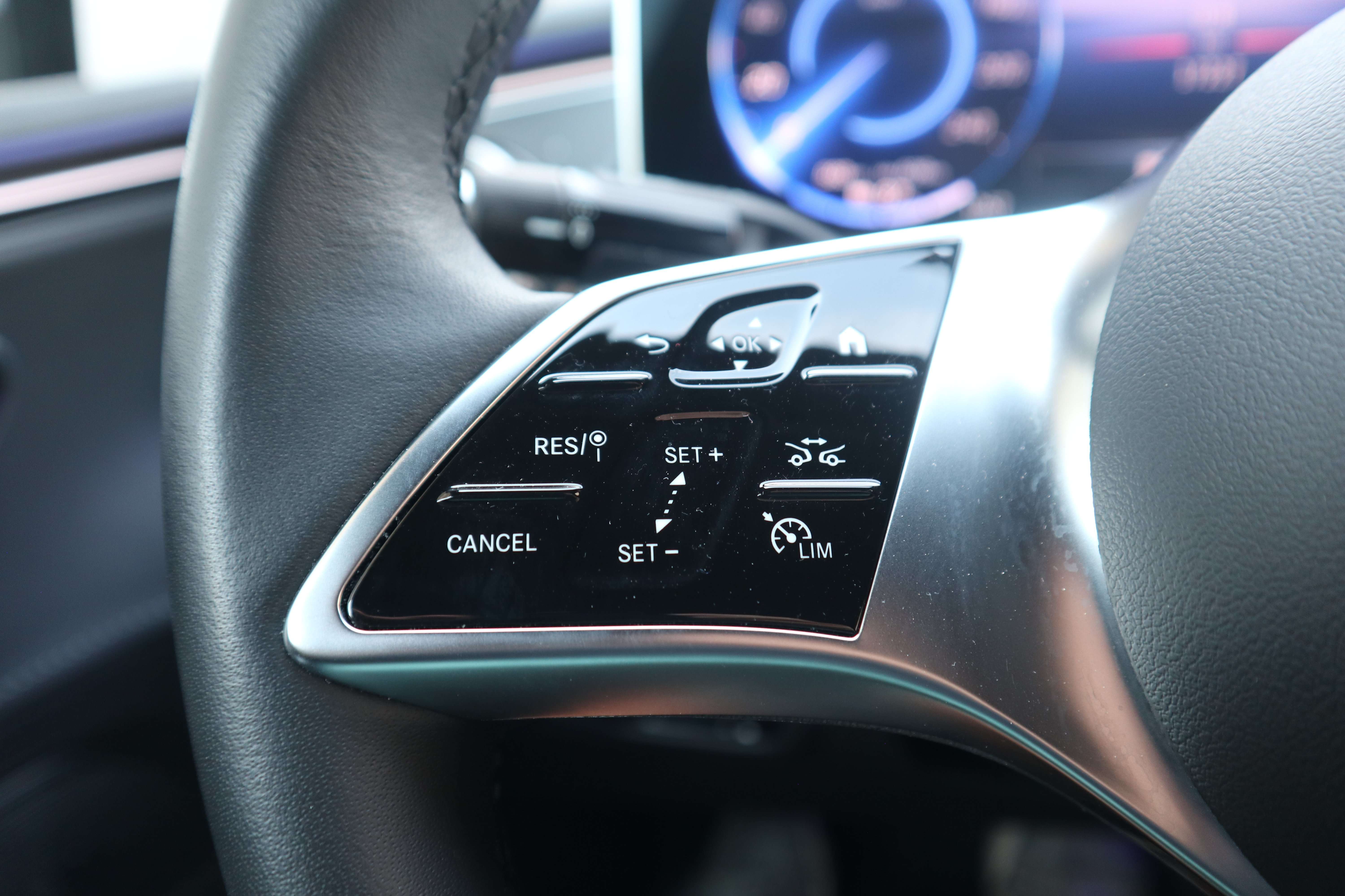 Mercedes-Benz EQE 300 AMG Line /1 eig/leder/camera/distr/night/memory/ EuroCars -Aalst bv