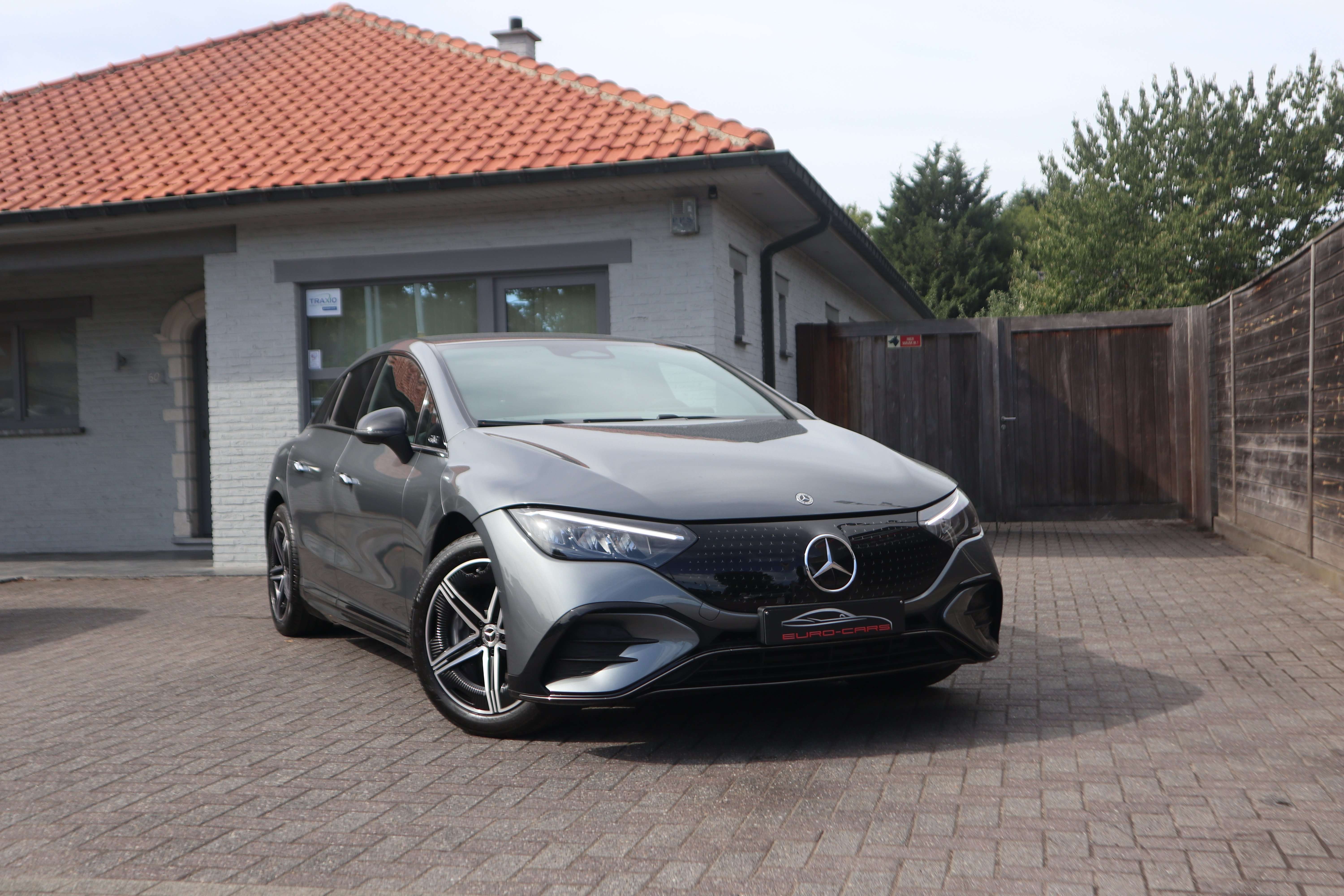 Mercedes-Benz EQE 300 AMG Line /1 eig/leder/camera/distr/night/memory/ EuroCars -Aalst bv