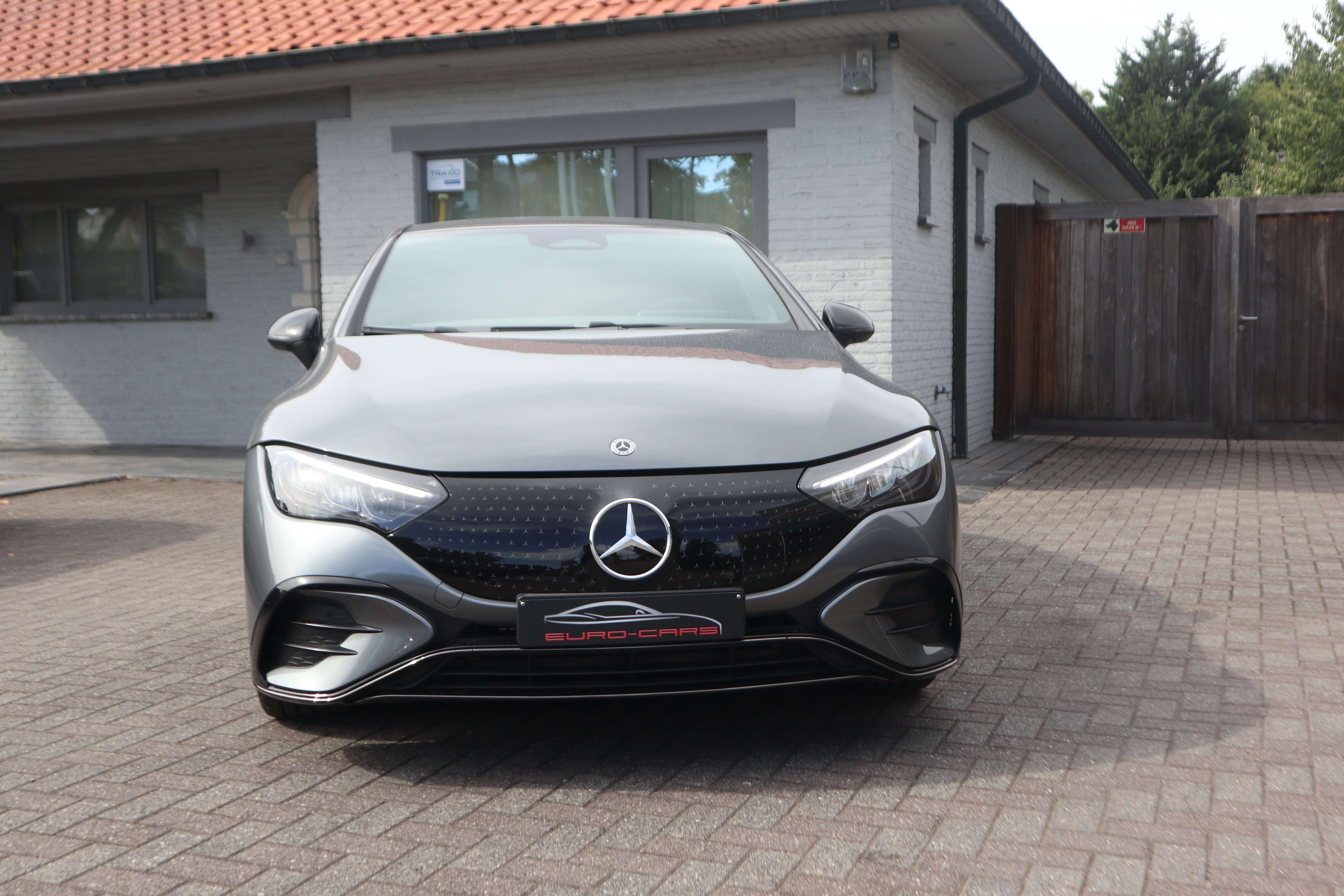 Mercedes-Benz EQE 300 AMG Line /1 eig/leder/camera/distr/night/memory/ EuroCars -Aalst bv