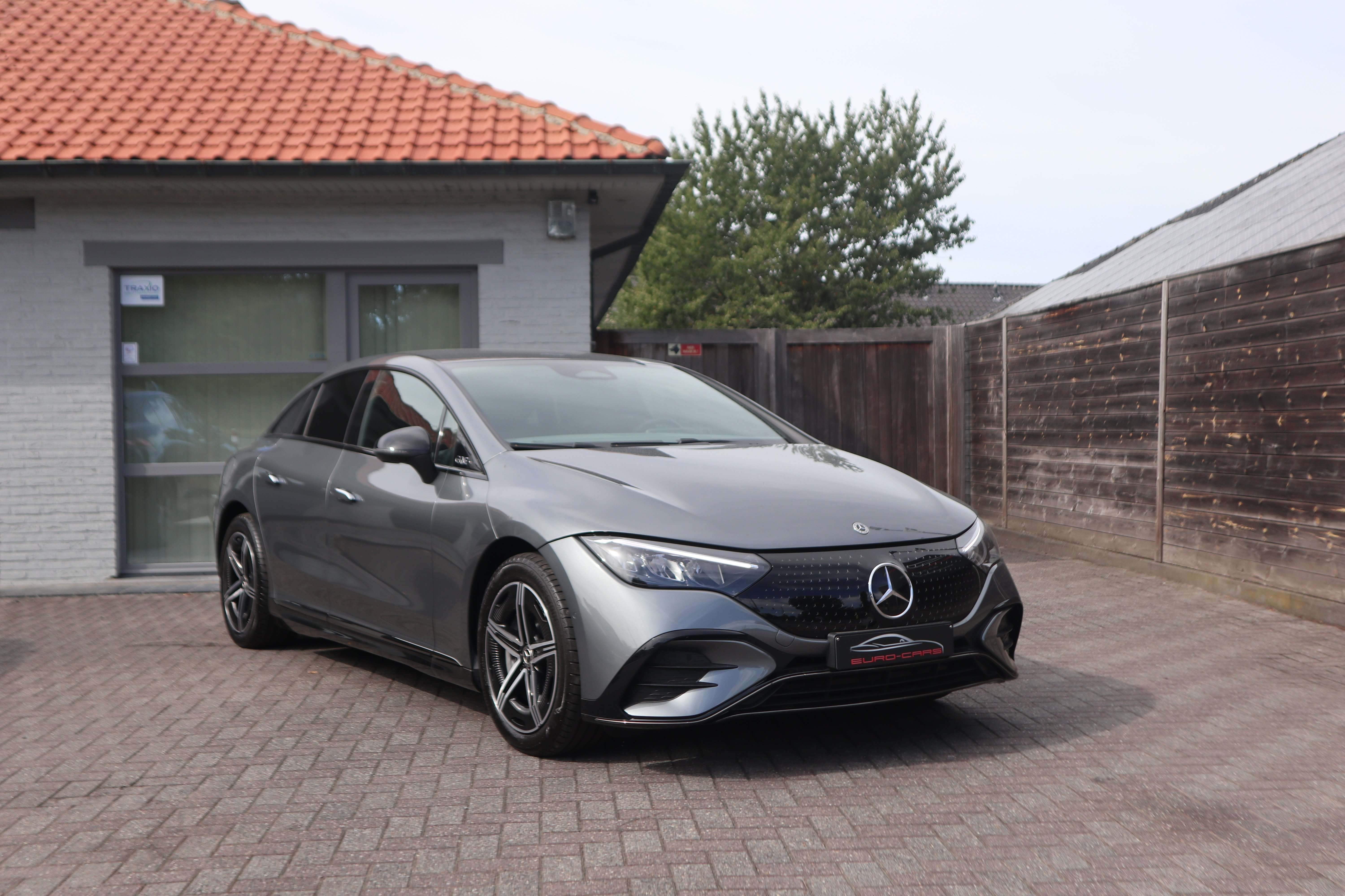 Mercedes-Benz EQE 300 AMG Line /1 eig/leder/camera/distr/night/memory/ EuroCars -Aalst bv