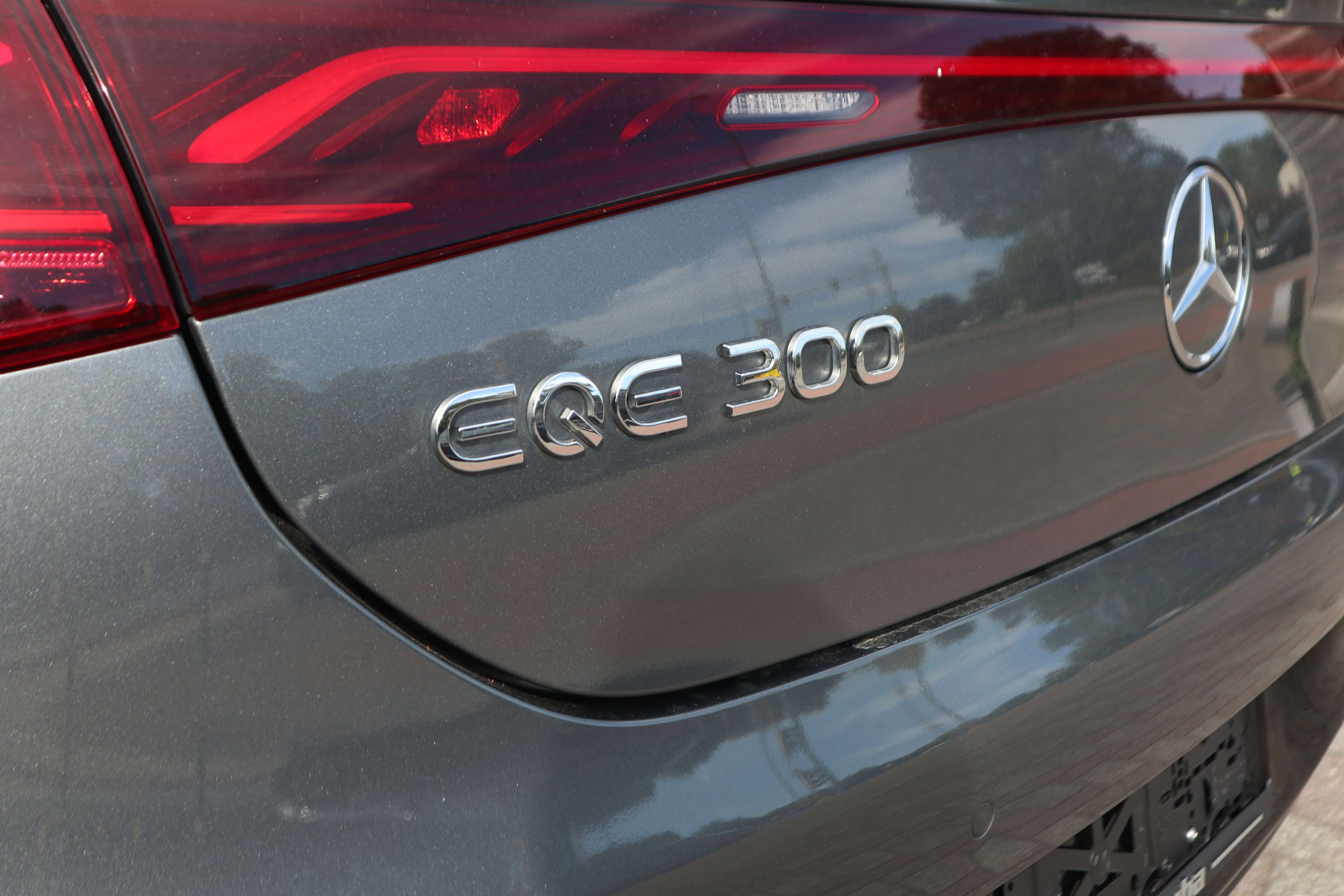 Mercedes-Benz EQE 300 AMG Line /1 eig/leder/camera/distr/night/memory/ EuroCars -Aalst bv